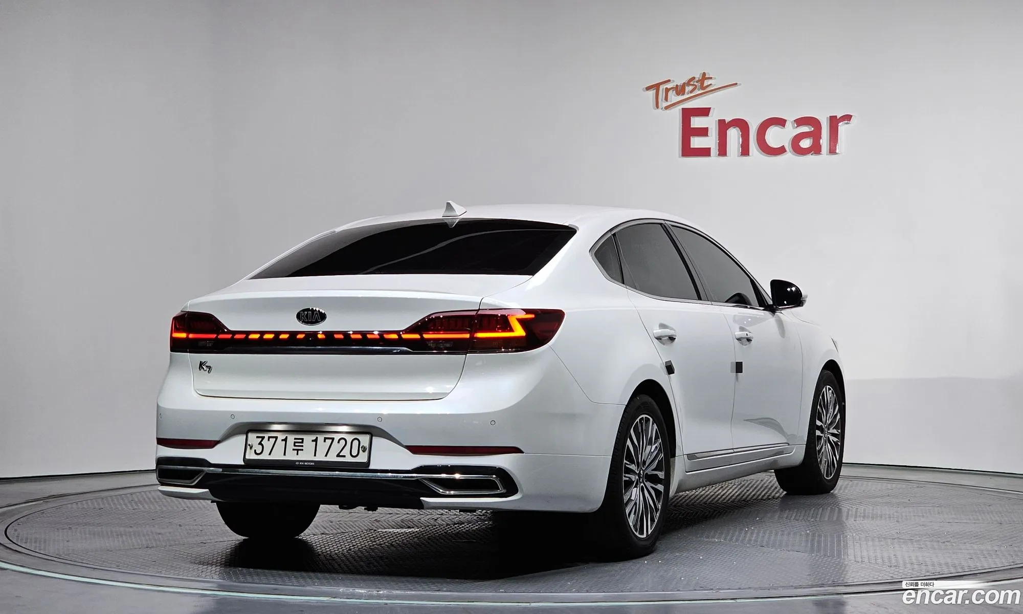 Kia K7 Premier 2019 — 33