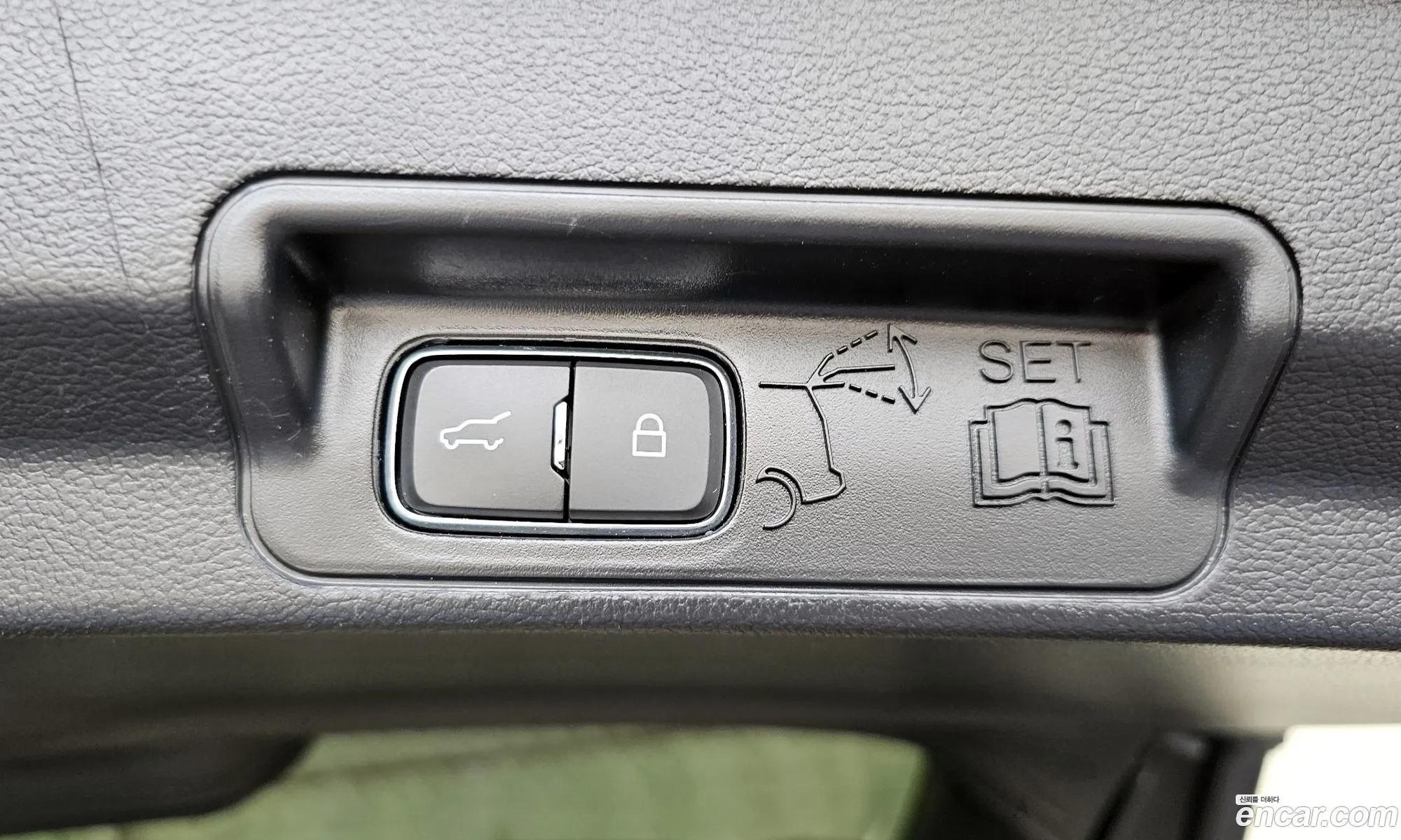 Ford Explorer 6th Gen 2022 1FMSK8FH1NGB76371 — 30