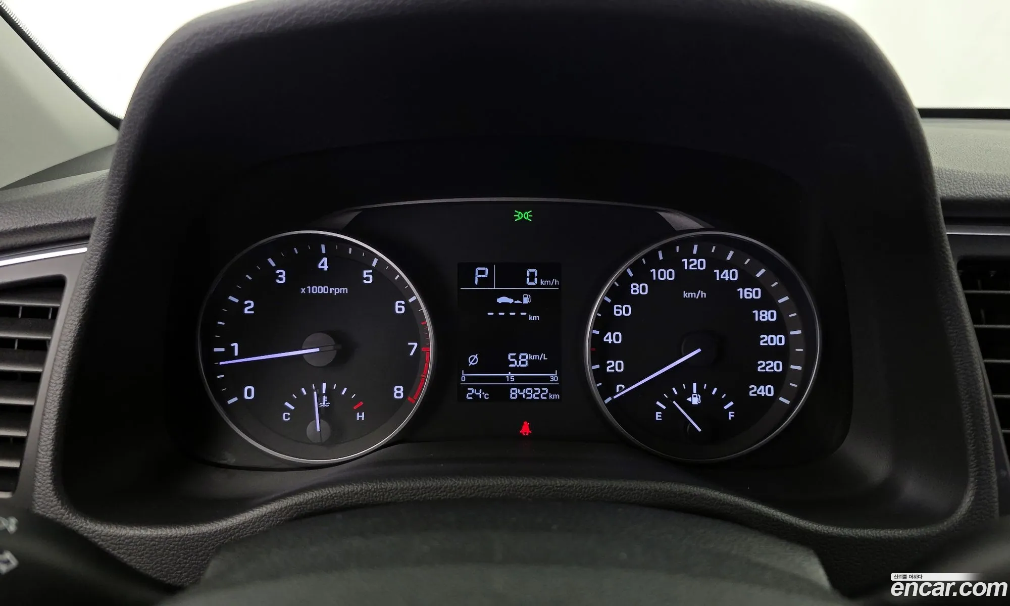 Hyundai Elantra AD 2016 — 31