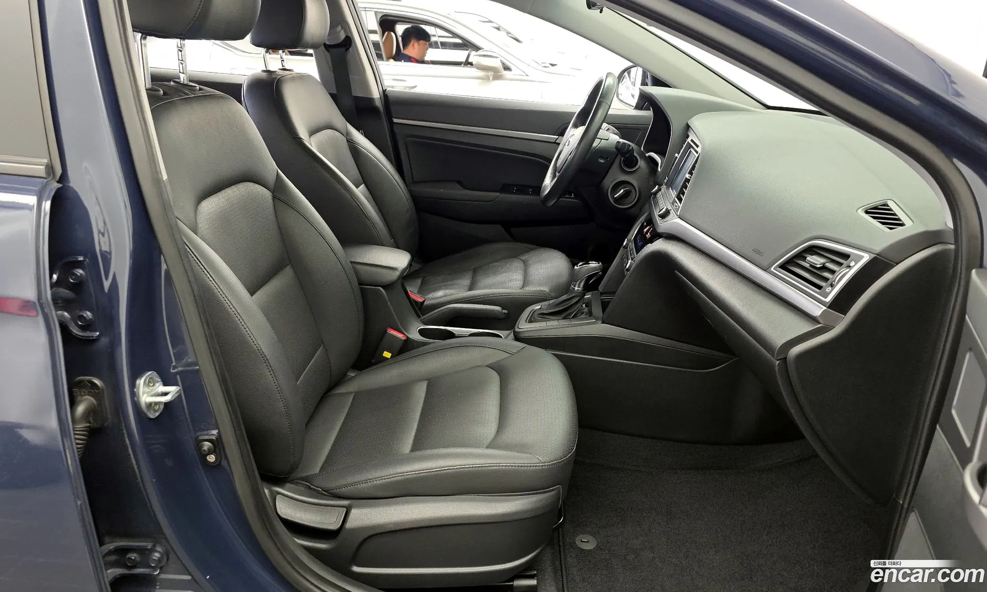 Hyundai Elantra AD 2016 — 10