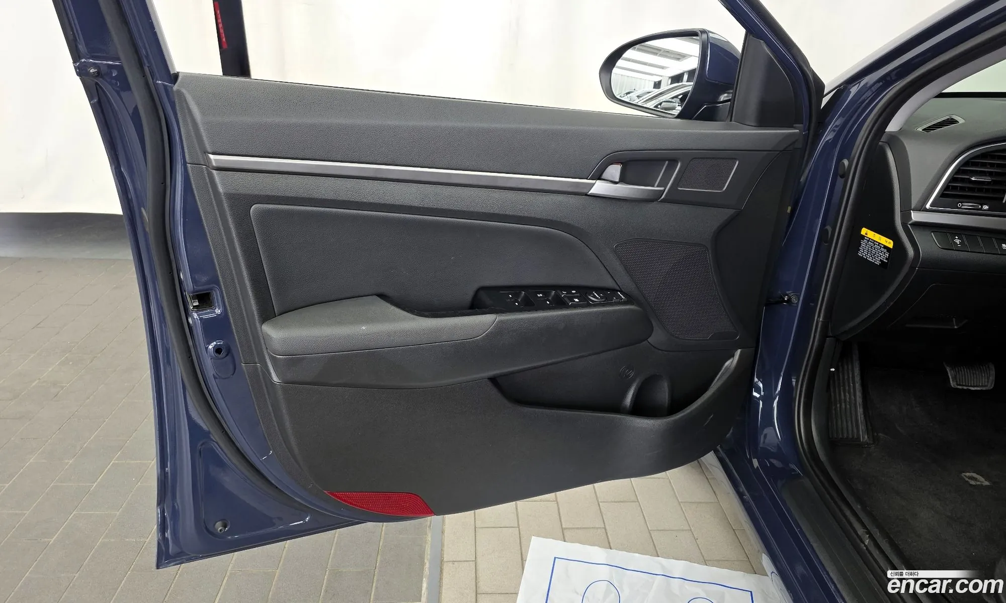 Hyundai Elantra AD 2016 — 24