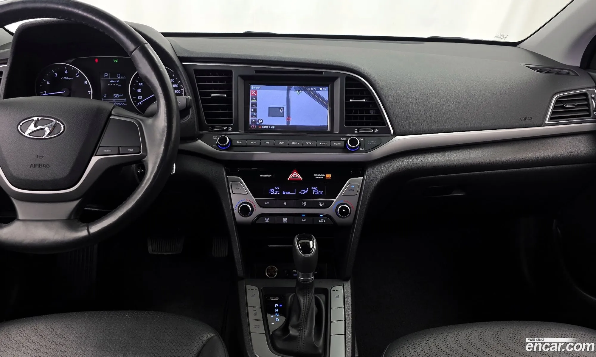 Hyundai Elantra AD 2016 — 4