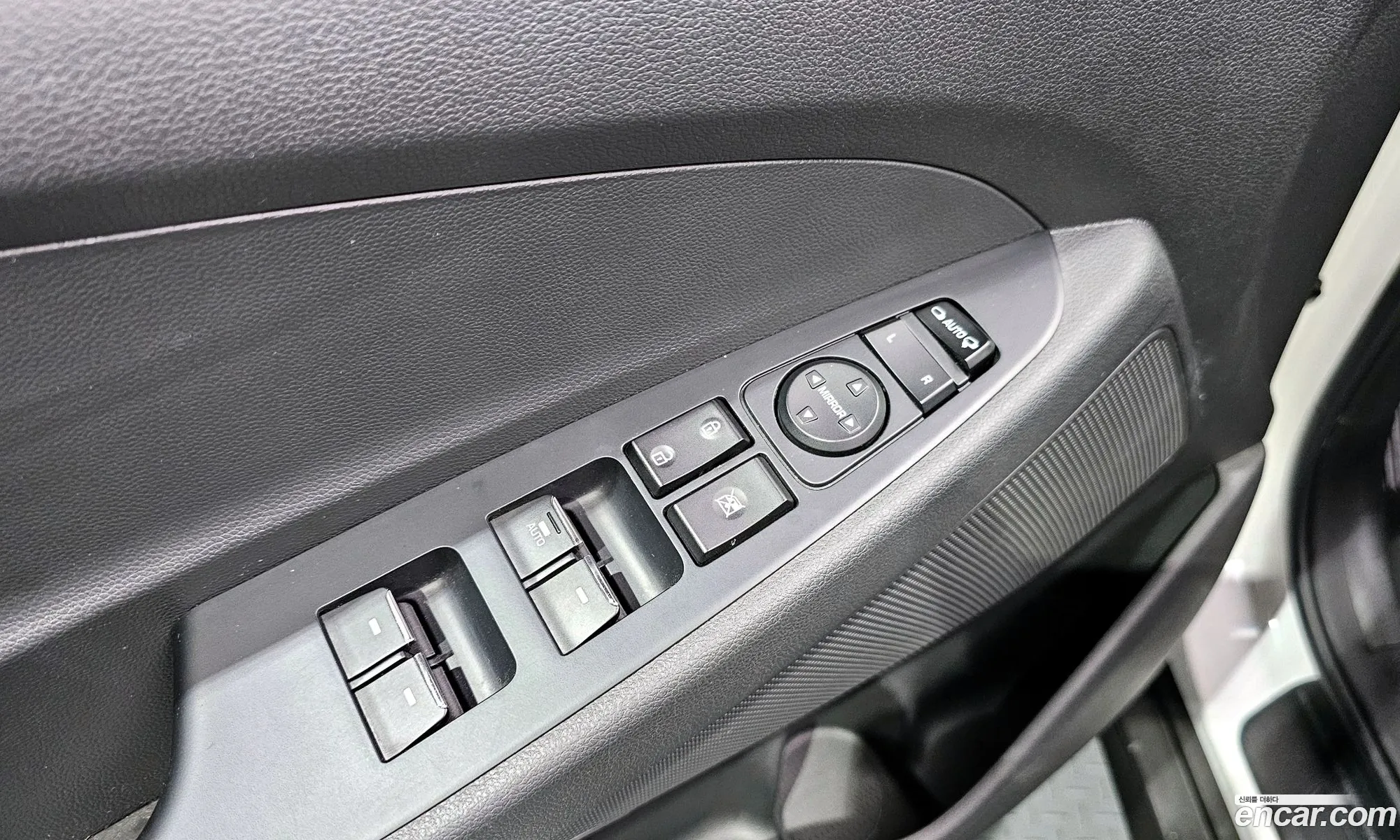 Hyundai Tucson 2017 KMHJ381ABJU565281 — 32