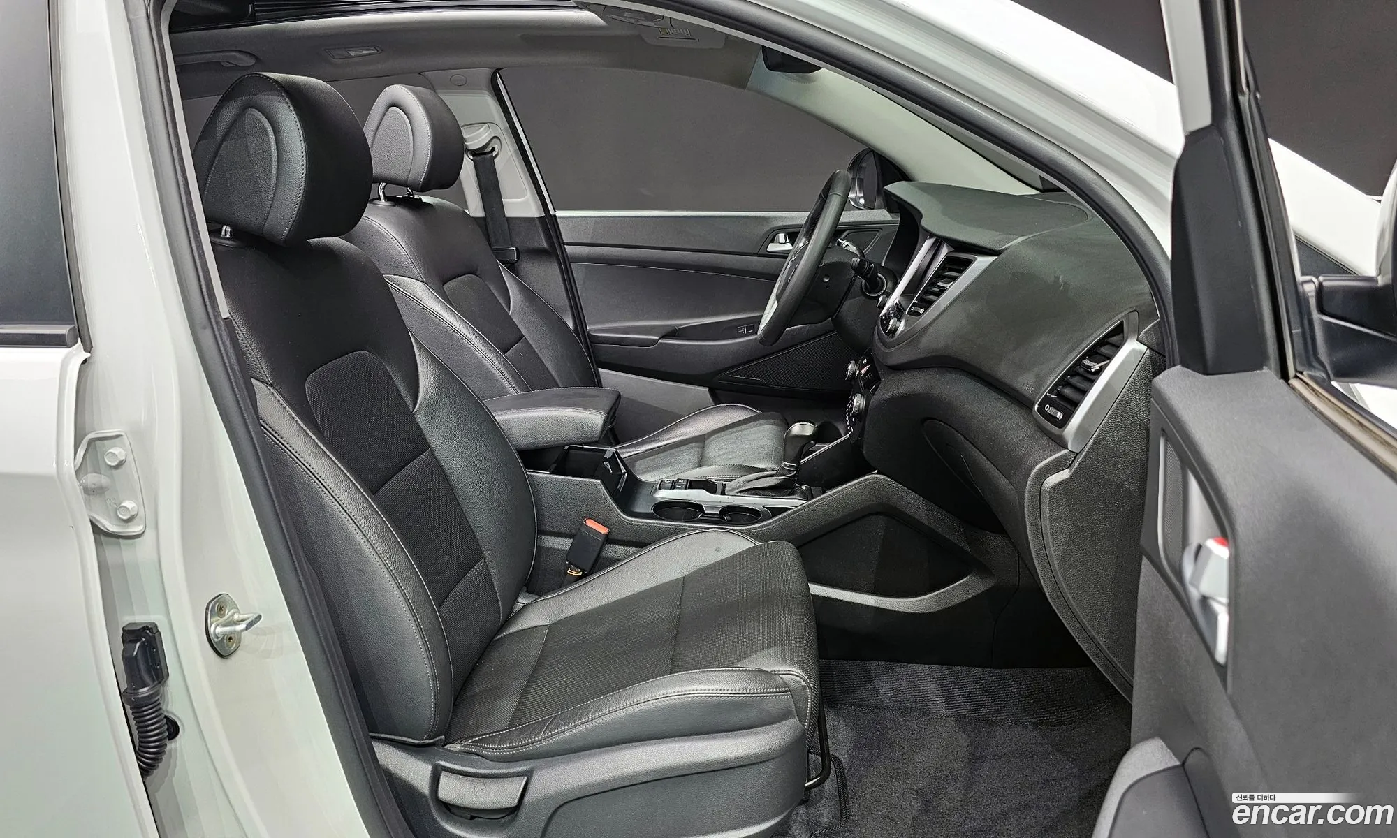 Hyundai Tucson 2017 KMHJ381ABJU565281 — 5