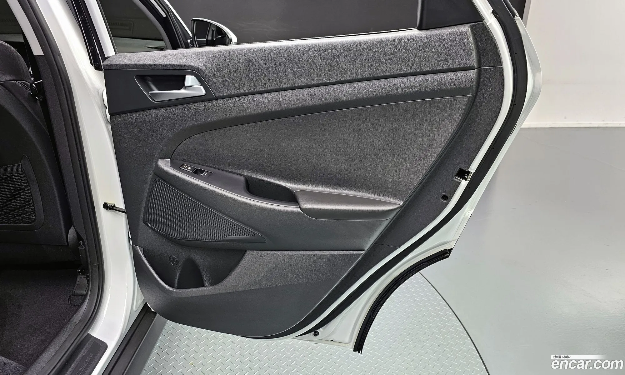 Hyundai Tucson 2017 KMHJ381ABJU565281 — 18