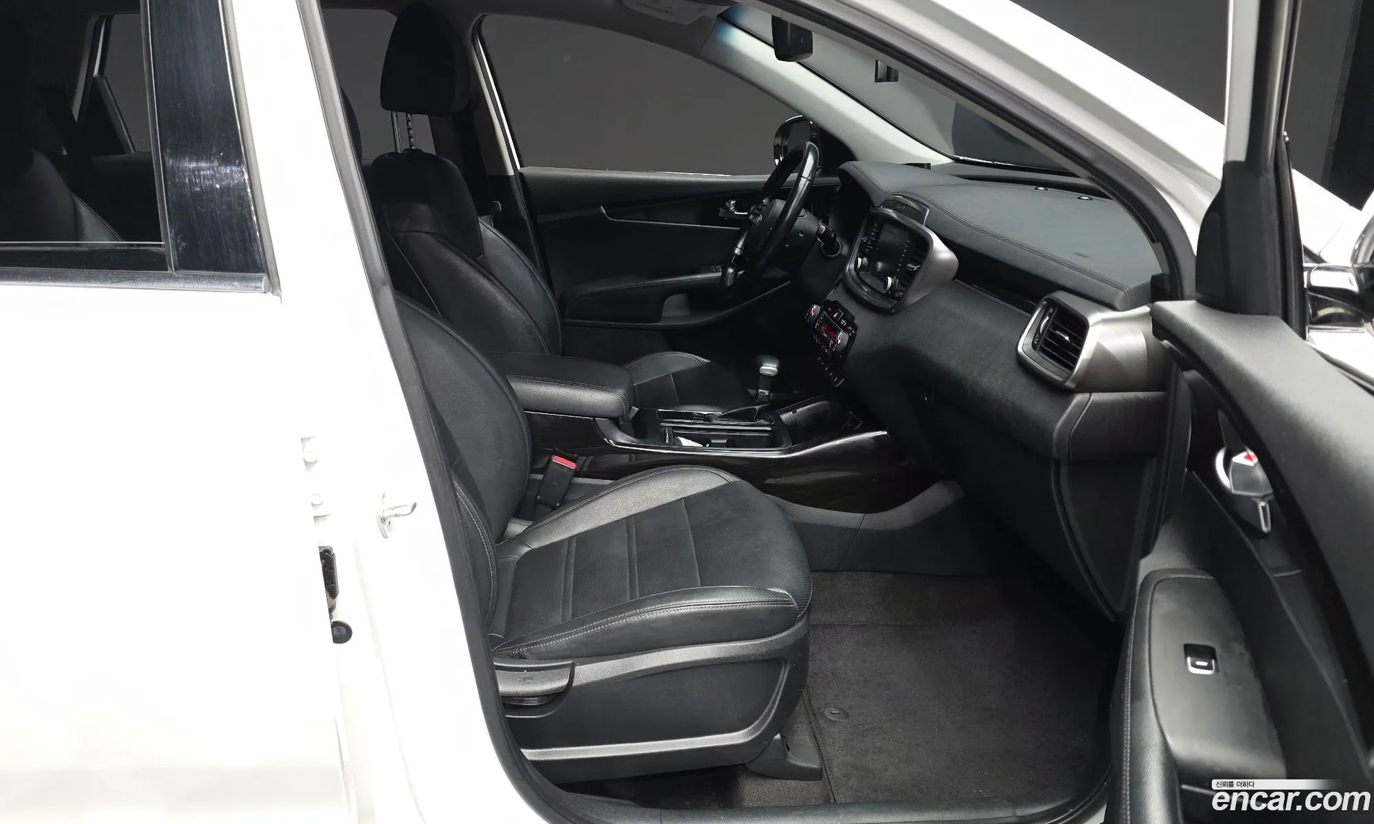 Kia Sorento 2018 KNAPG81ABKA531721 — 4