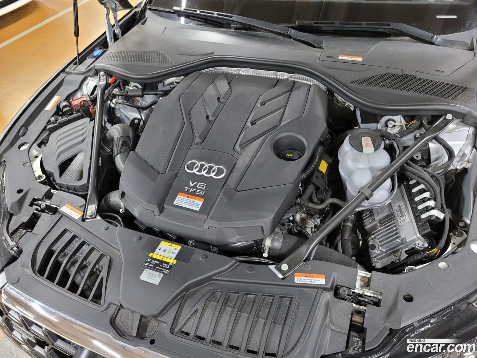 Audi A8 2023 — 6