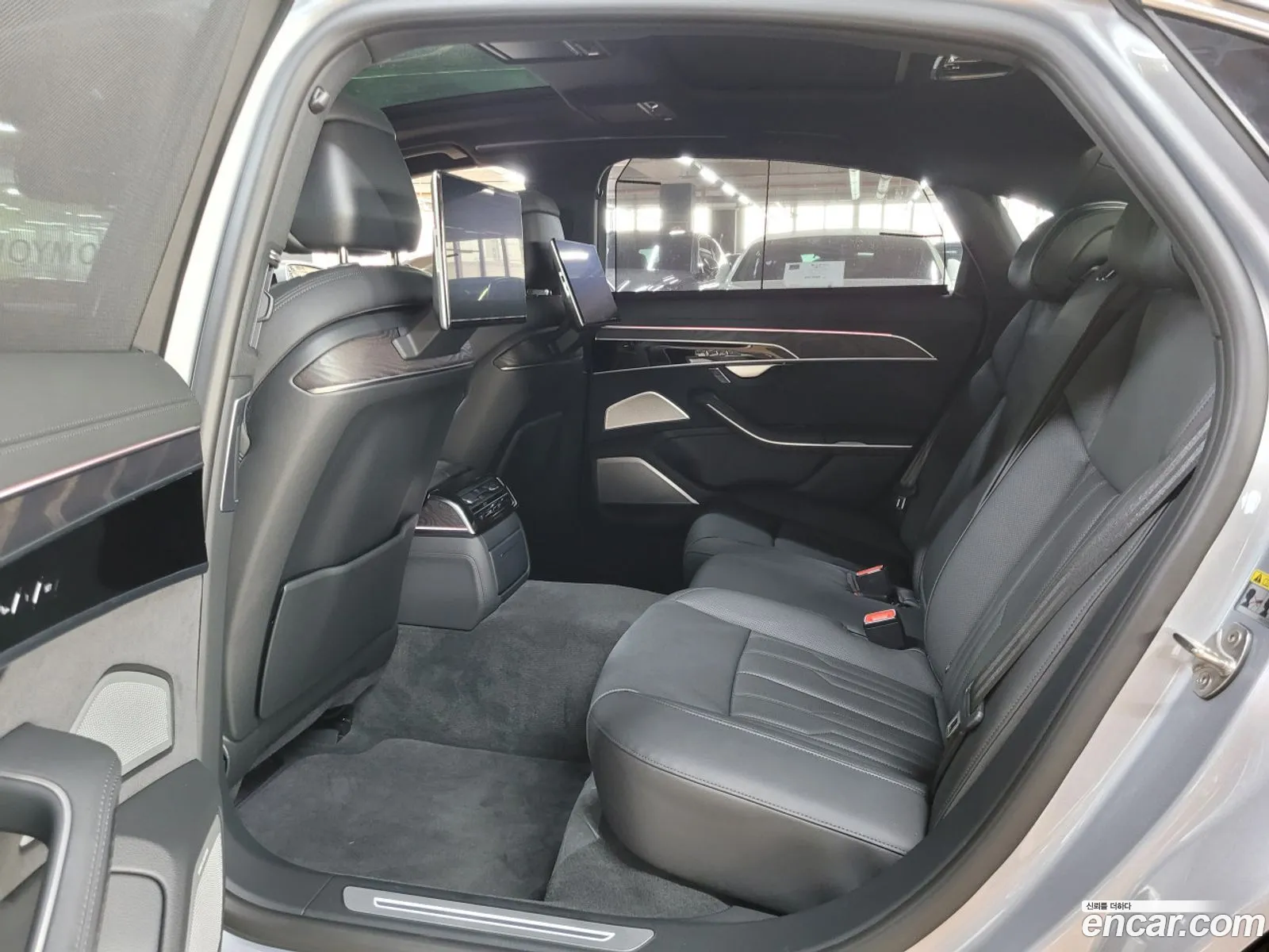 Audi A8 2023 — 16