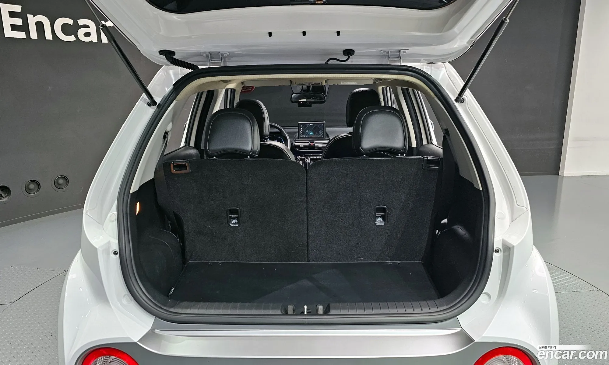 Hyundai Casper 2022 KMHB5516BPW019010 — 19