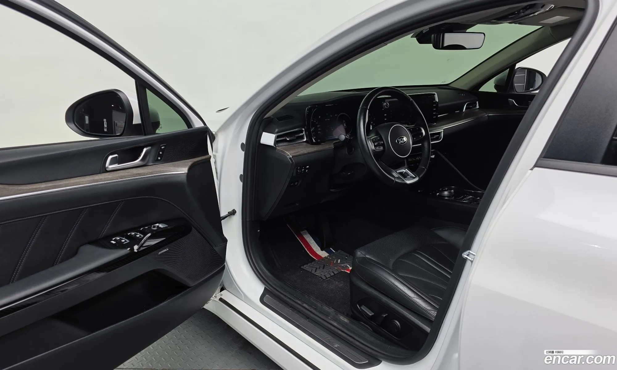 Kia K5 Hybrid 2021 — 8