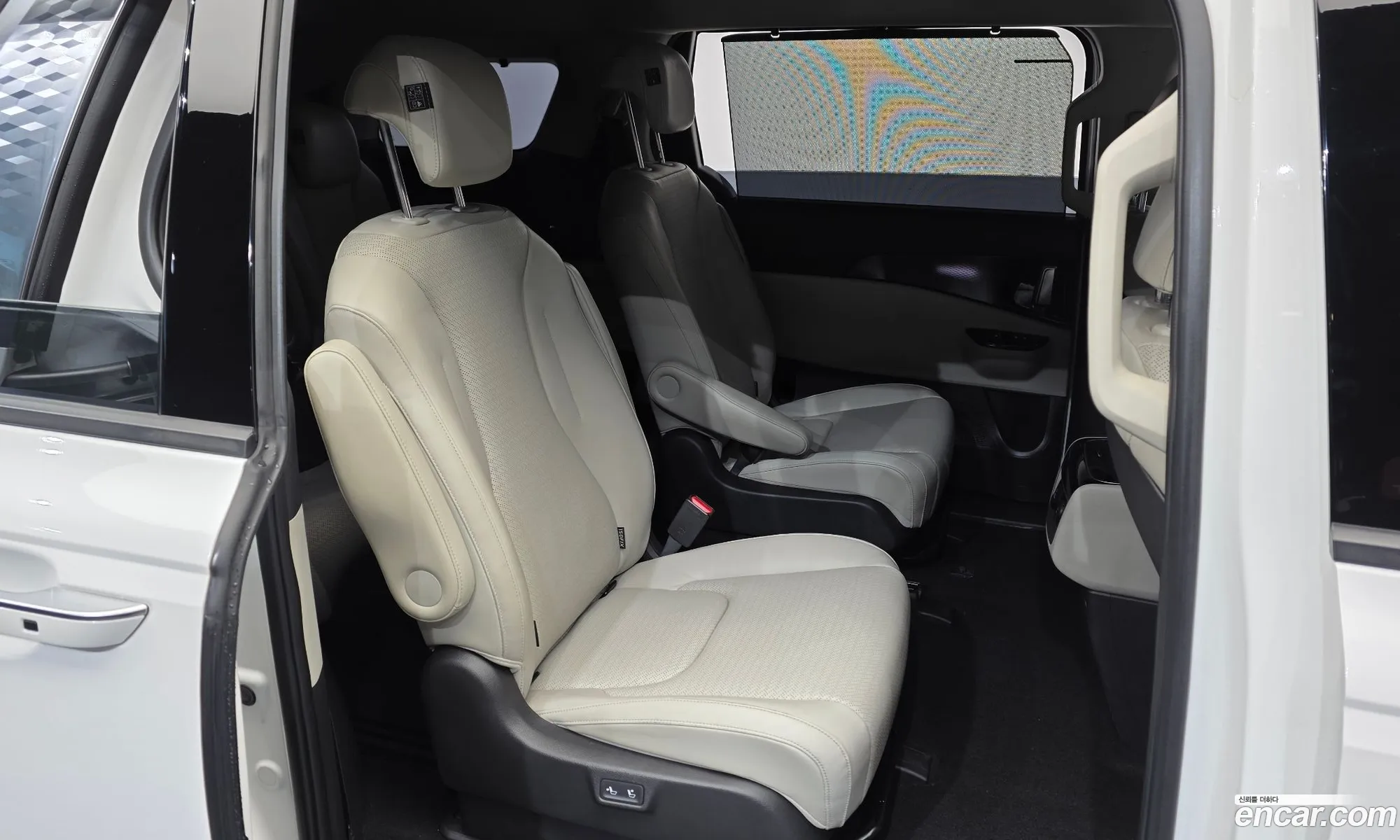 Kia Carnival 2020 KNANE81BBMS001229 — 16