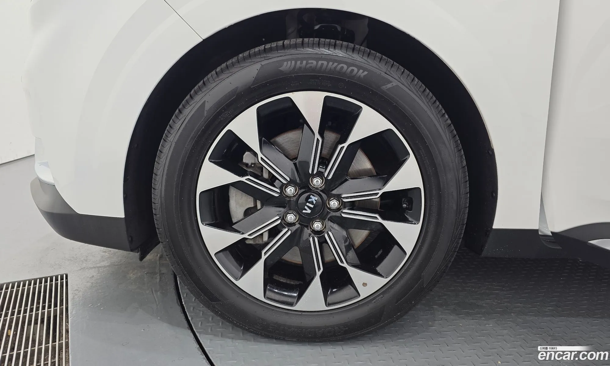 Kia Carnival 2020 KNANE81BBMS001229 — 11