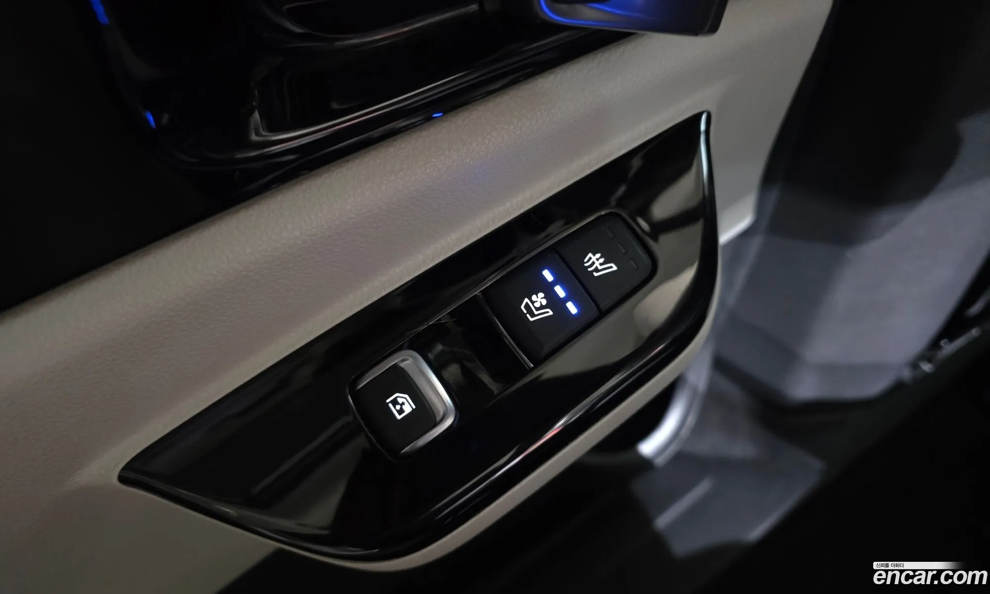 Kia Carnival 2020 KNANE81BBMS001229 — 9