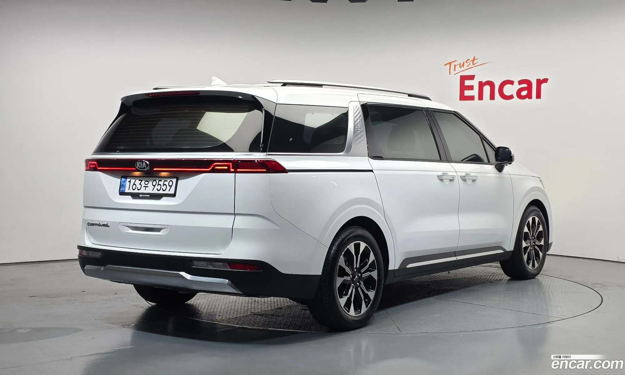 Kia Carnival 2020 KNANE81BBMS001229 — 19