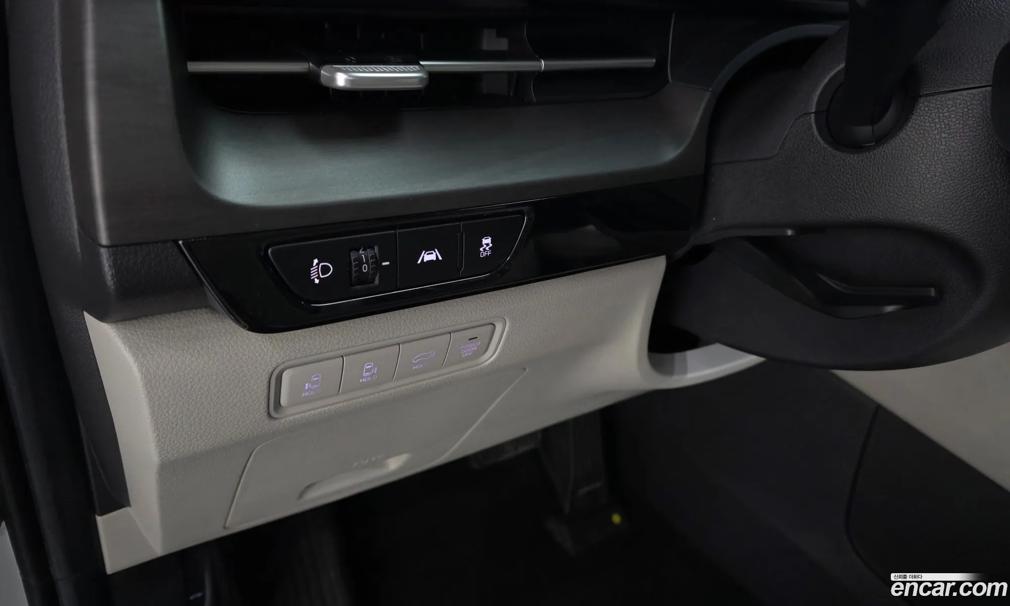 Kia Carnival 2020 KNANE81BBMS001229 — 3