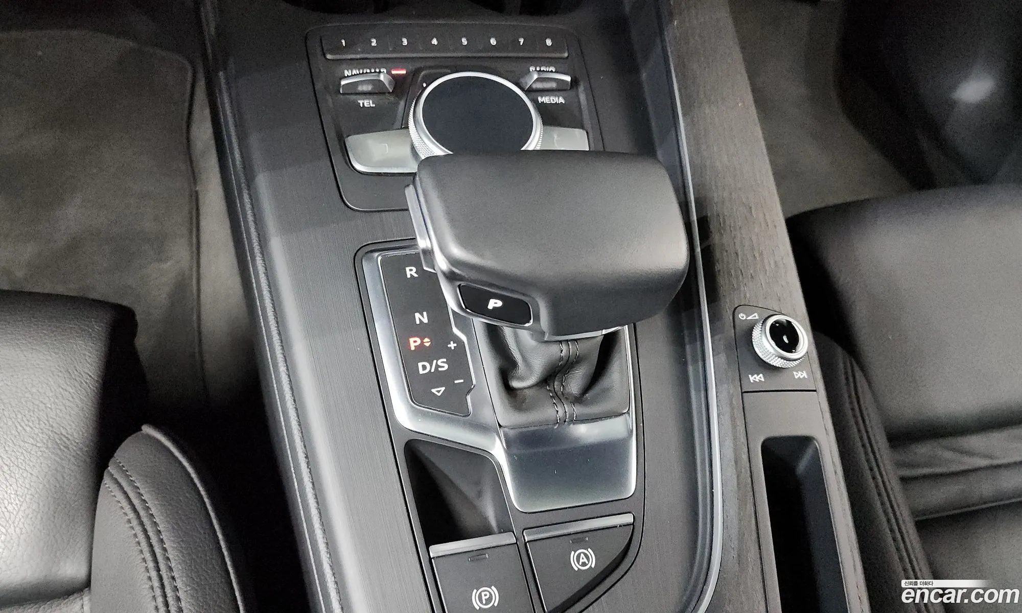 Audi A4 2019 WAUZZZF44KA123807 — 19