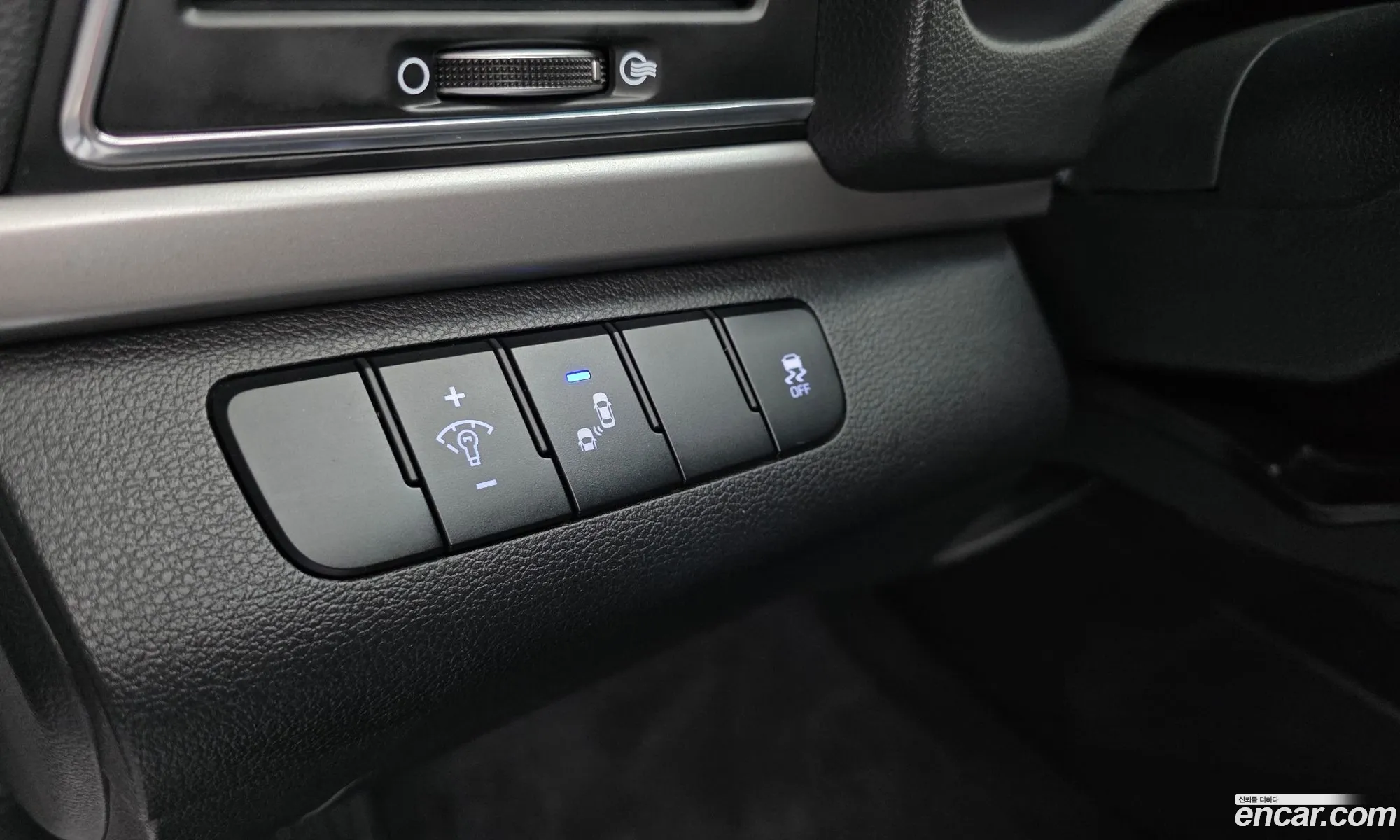 Hyundai Elantra AD 2017 KMHD641DBJU571464 — 8