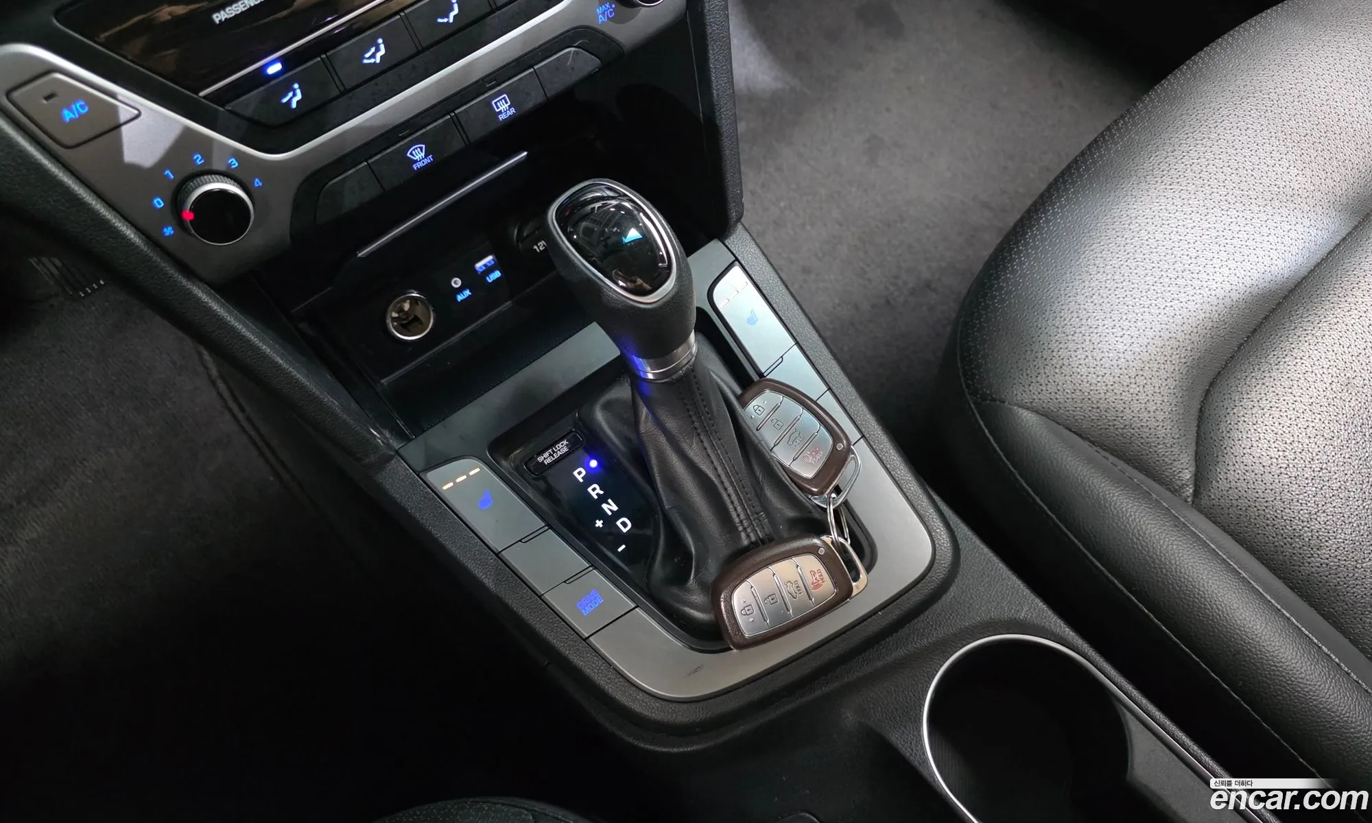 Hyundai Elantra AD 2017 KMHD641DBJU571464 — 10