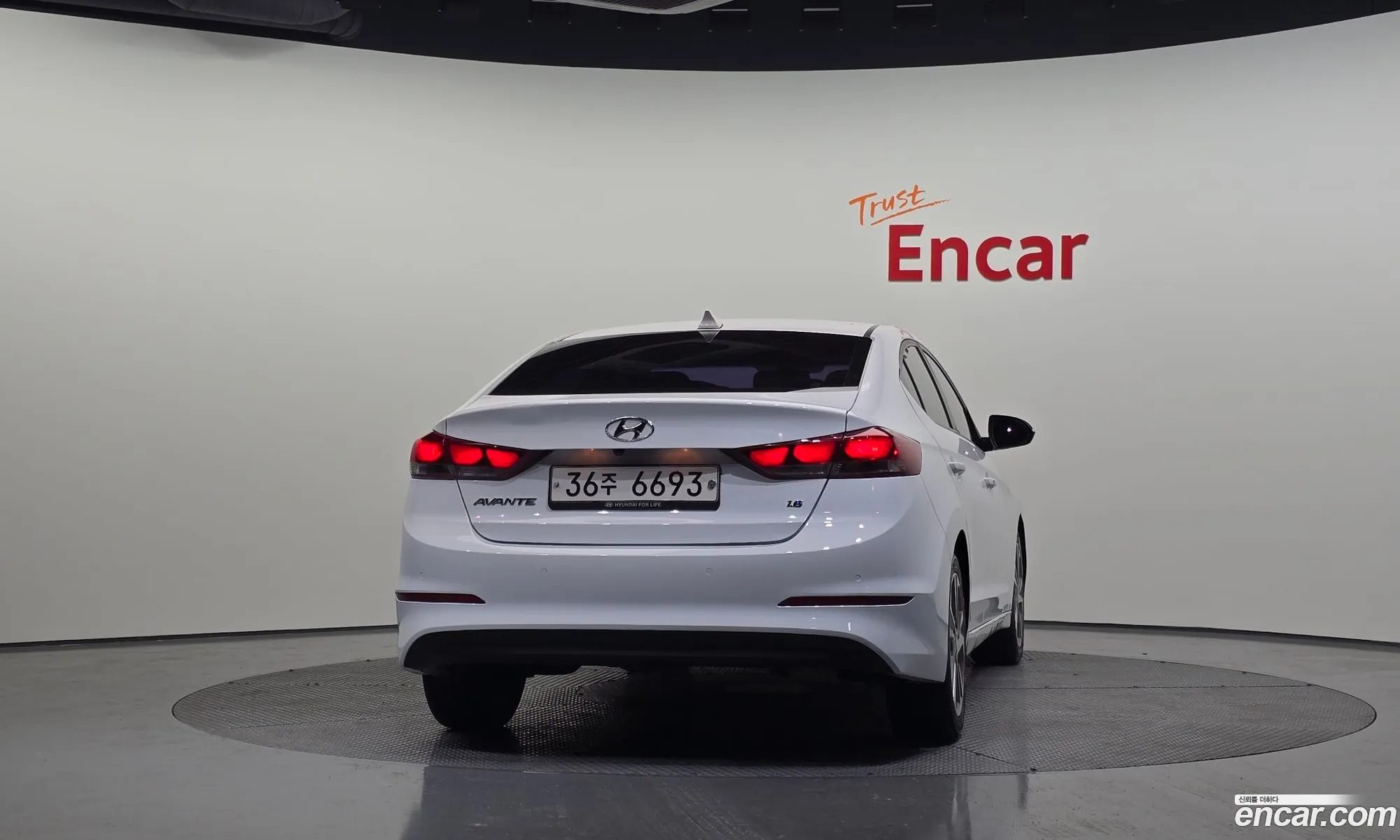 Hyundai Elantra AD 2017 KMHD641DBJU571464 — 3