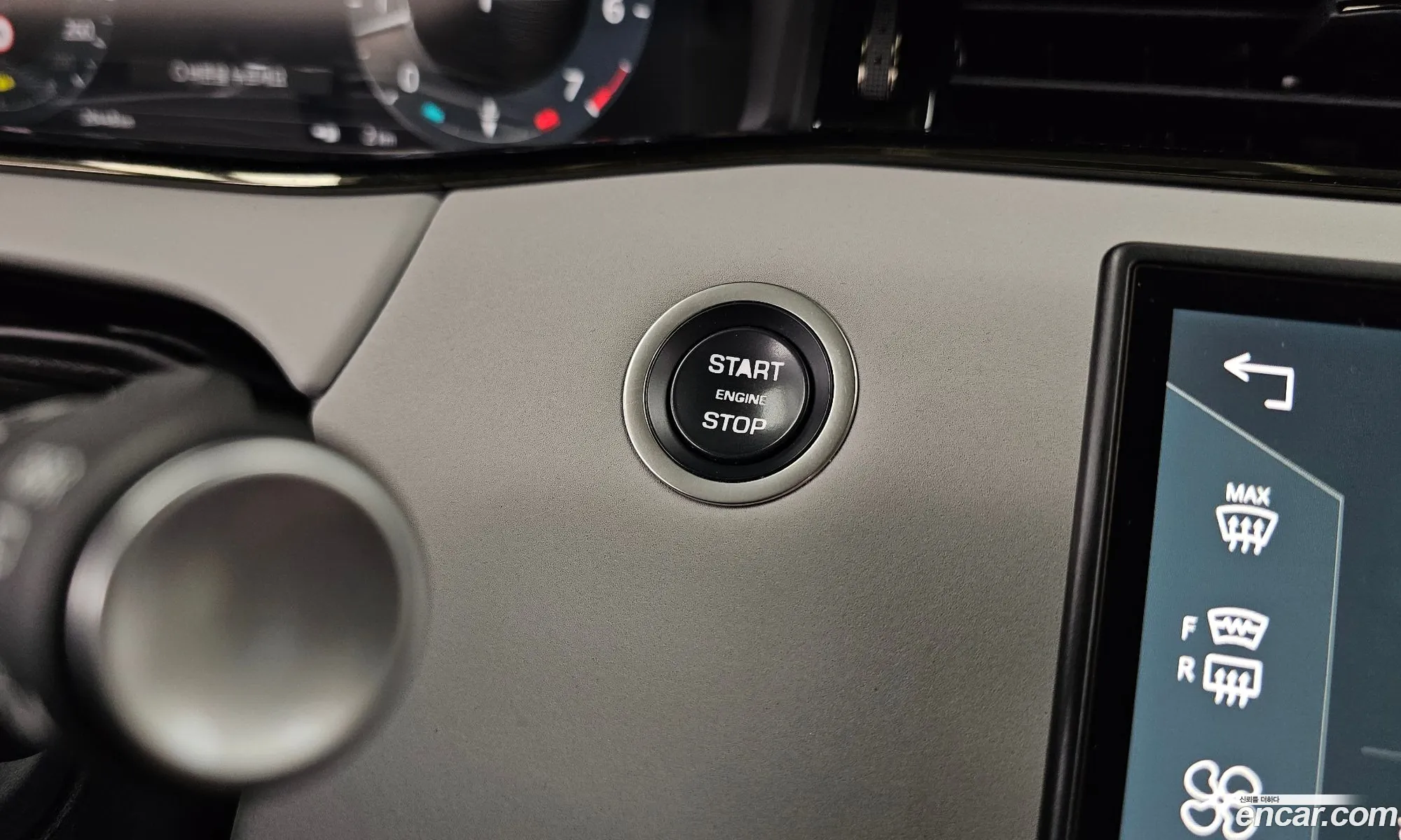 Land Rover Range Rover Evoque 2024 — 33