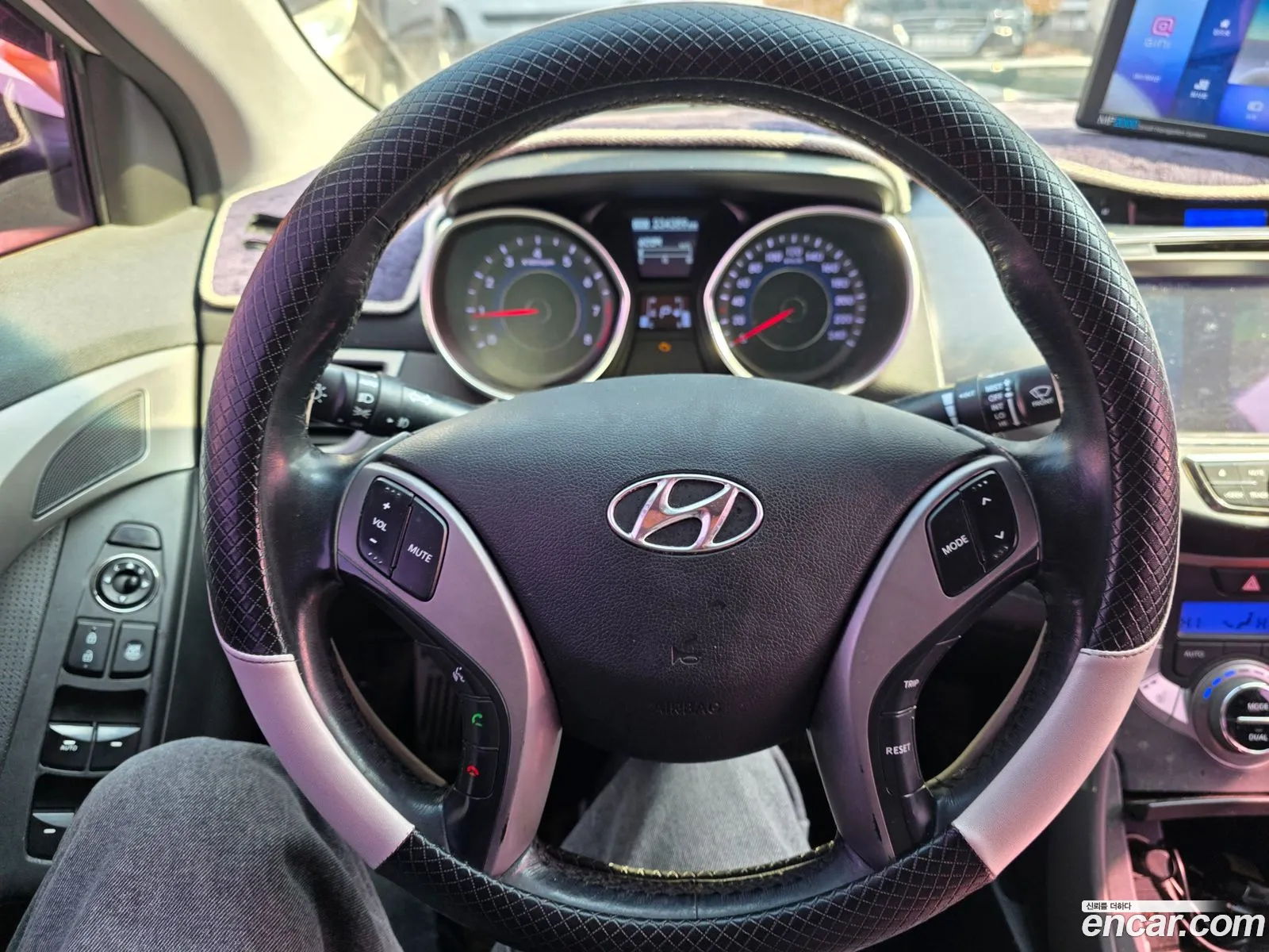 Hyundai Elantra MD 2013 — 16