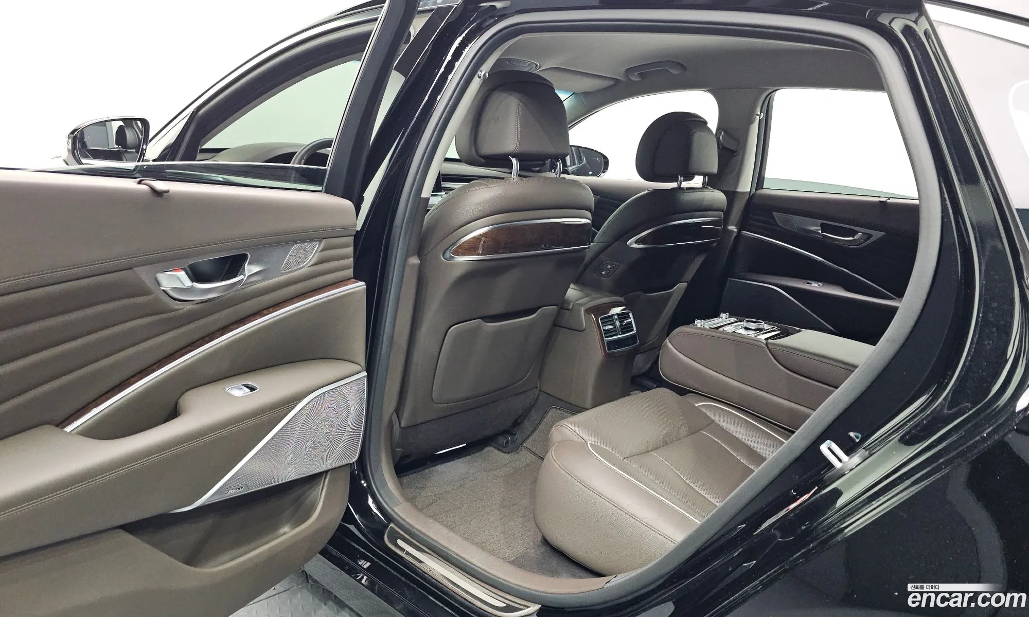 Kia The K9 2018 KNAS3418DKS001466 — 17