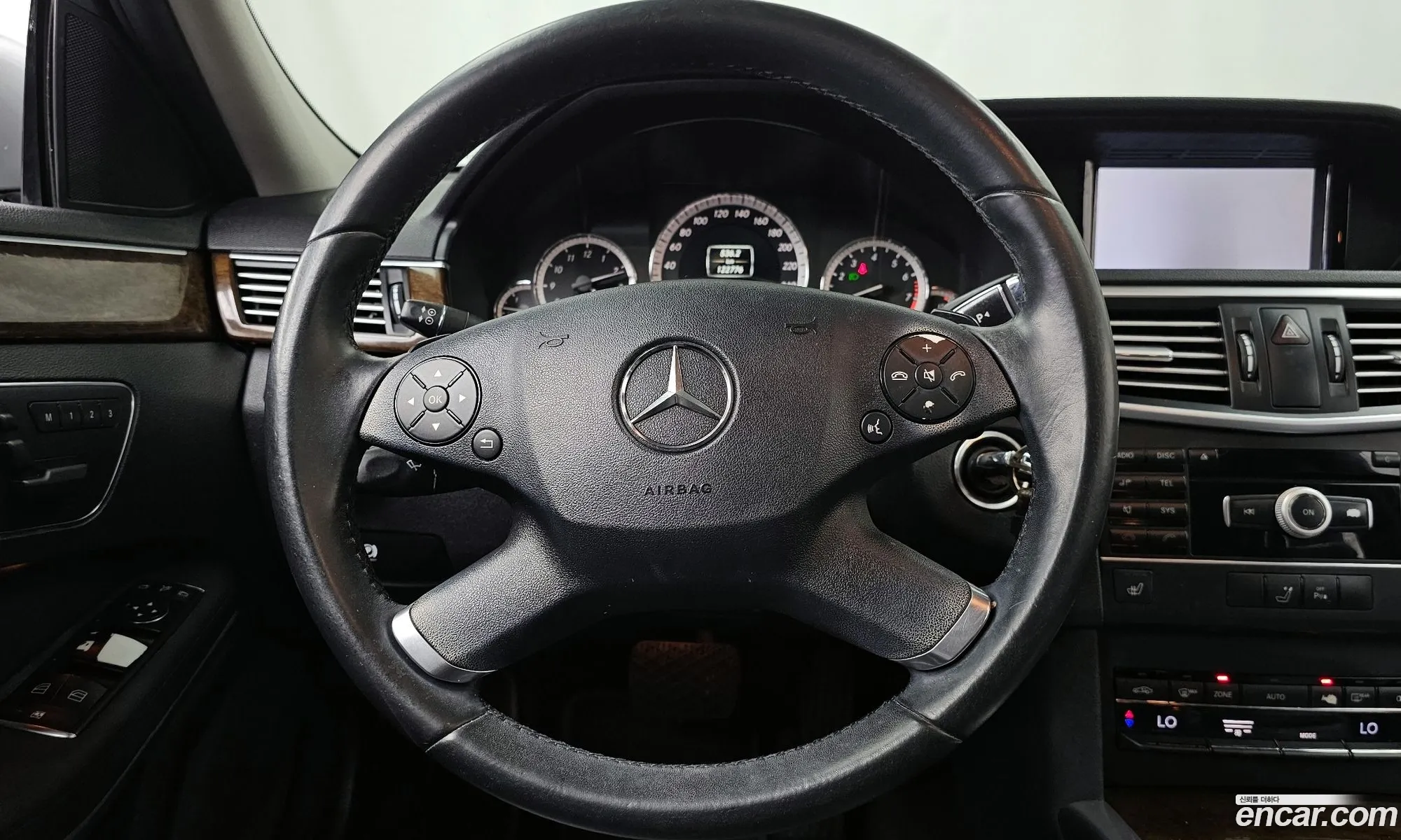 Mercedes-Benz E-Class W212 2012 WDDHF4JB6CA626519 — 7
