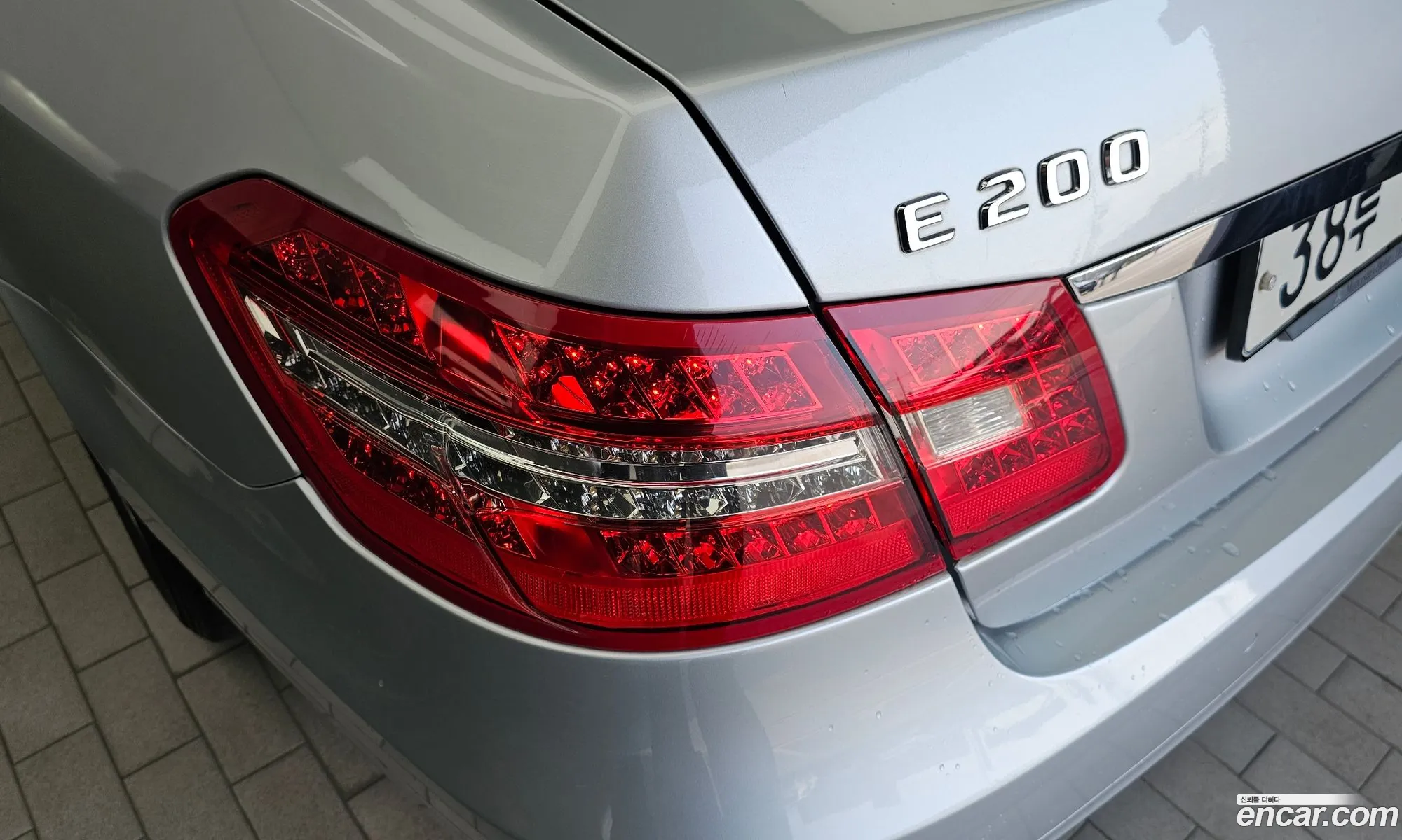 Mercedes-Benz E-Class W212 2012 WDDHF4JB6CA626519 — 21