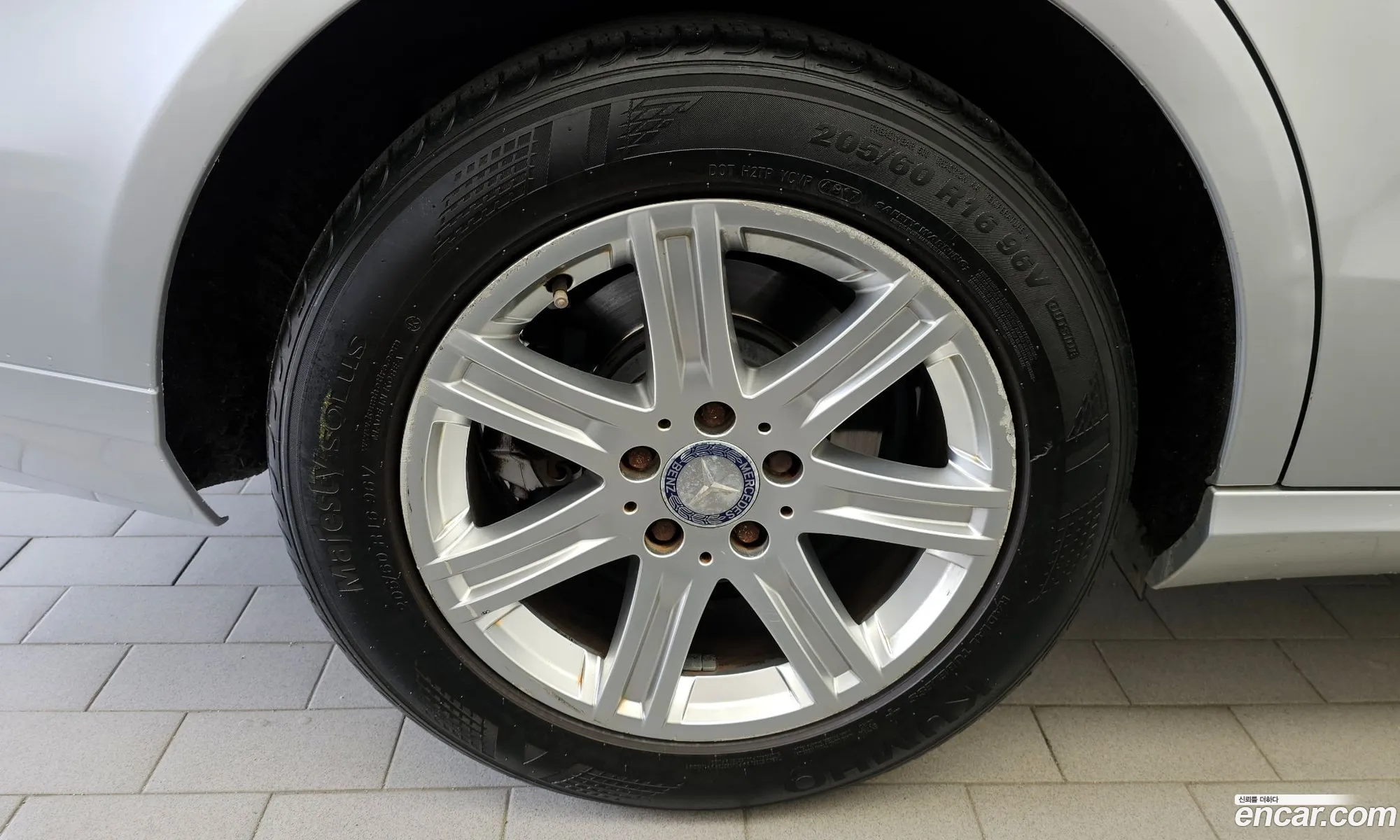 Mercedes-Benz E-Class W212 2012 WDDHF4JB6CA626519 — 17