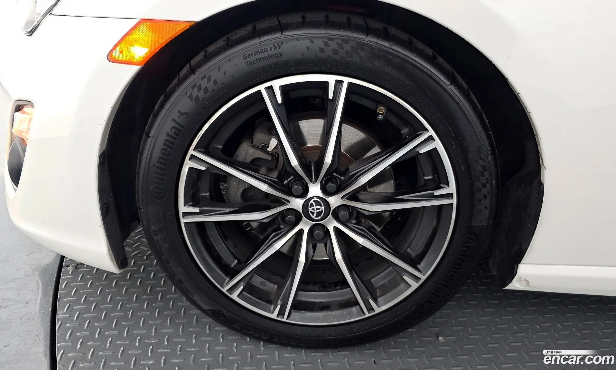 Toyota 86 2016 JF1ZNAC12G9707051 — 17