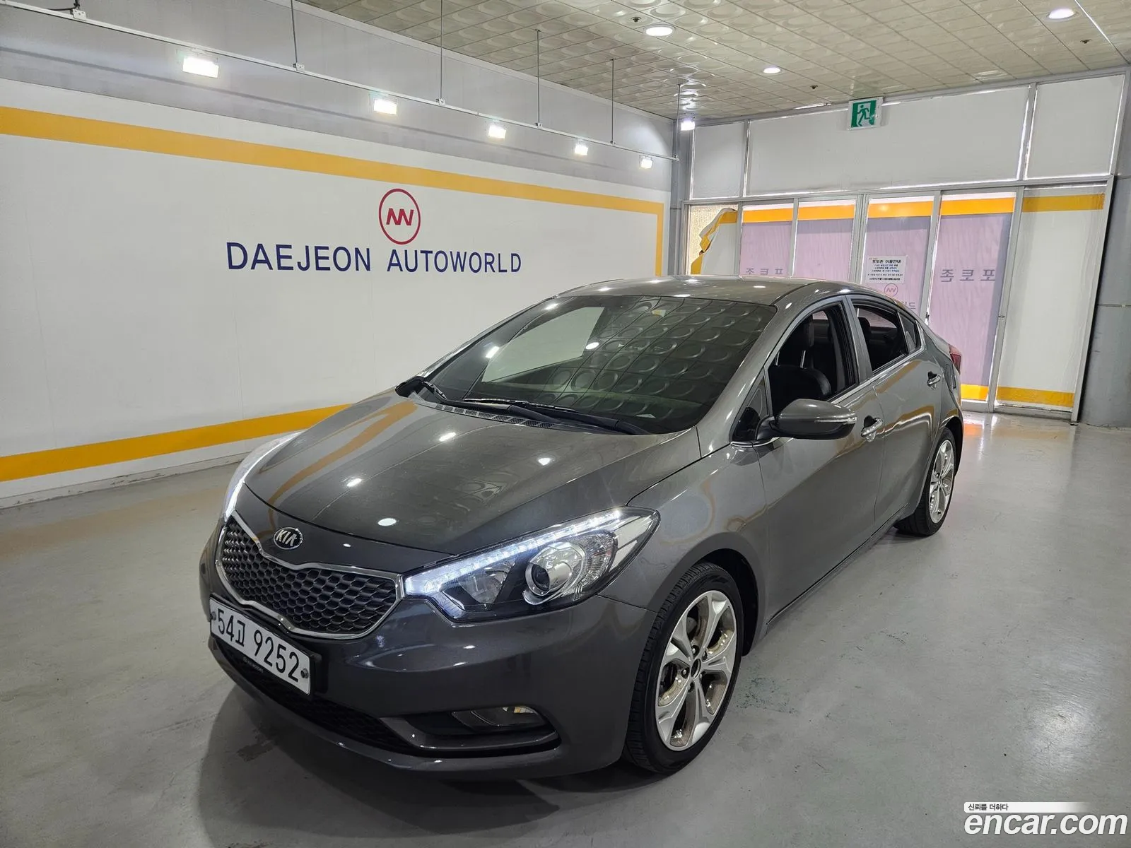 Kia K3 2012 — 18