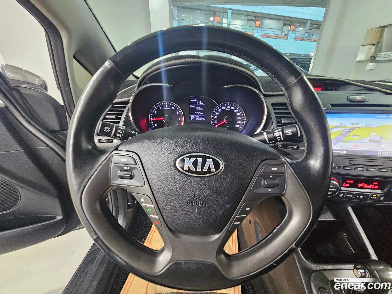 Kia K3 2012 — 2