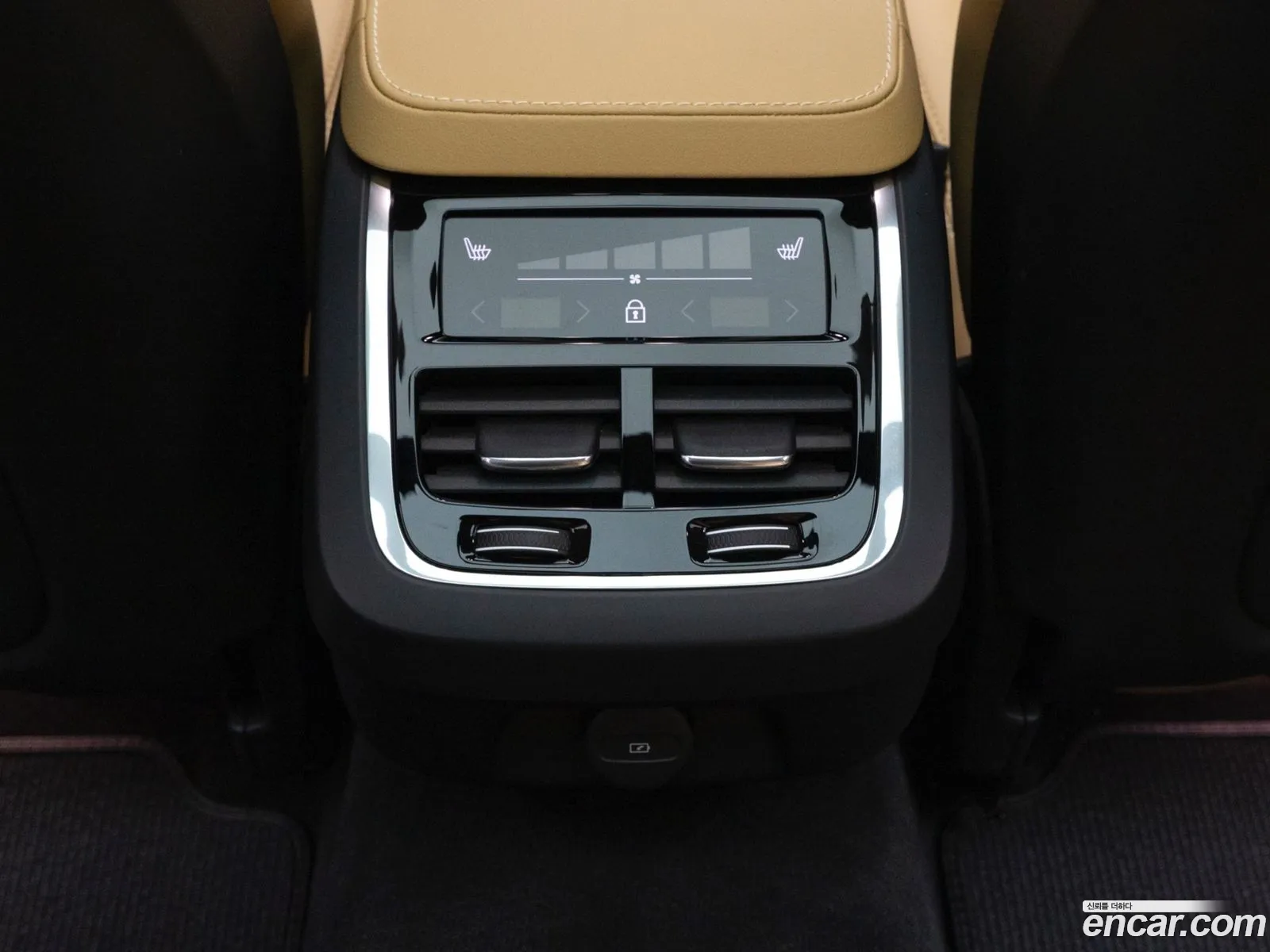 Volvo V90 Cross Country 2025 — 8