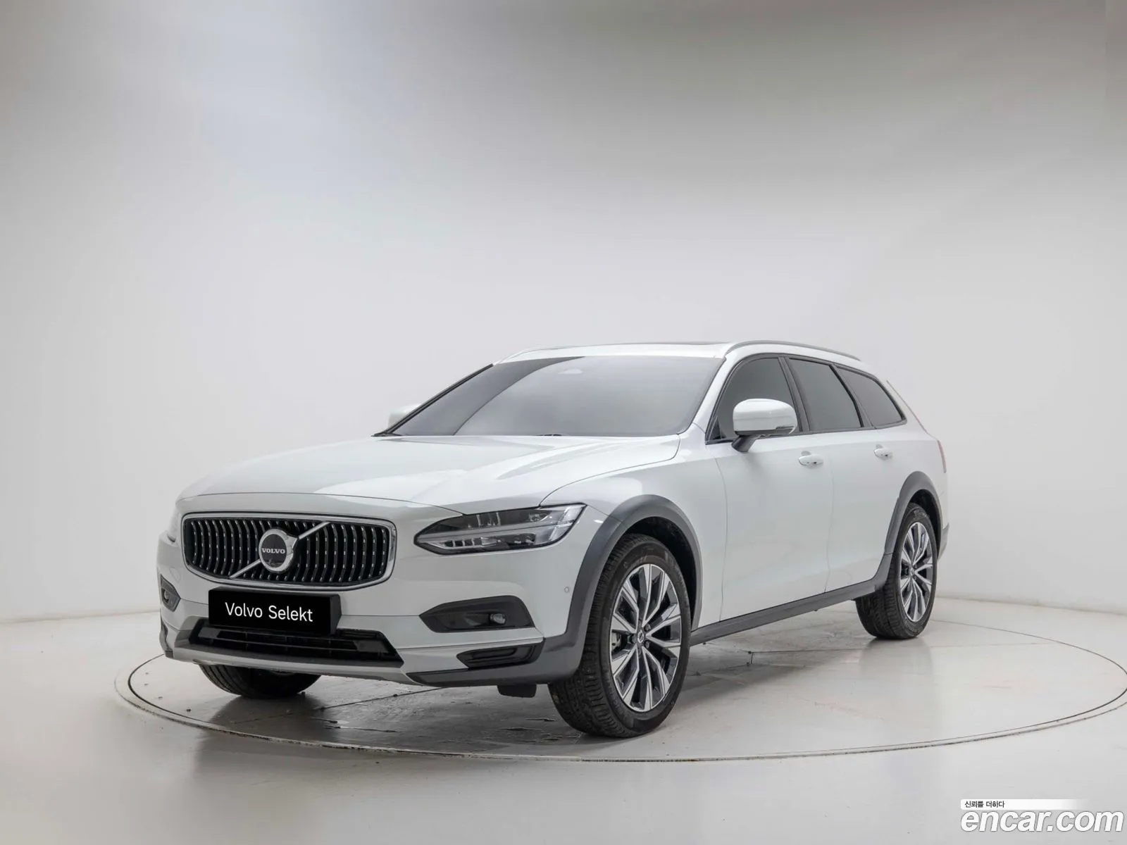 Volvo V90 Cross Country 2025 — 16