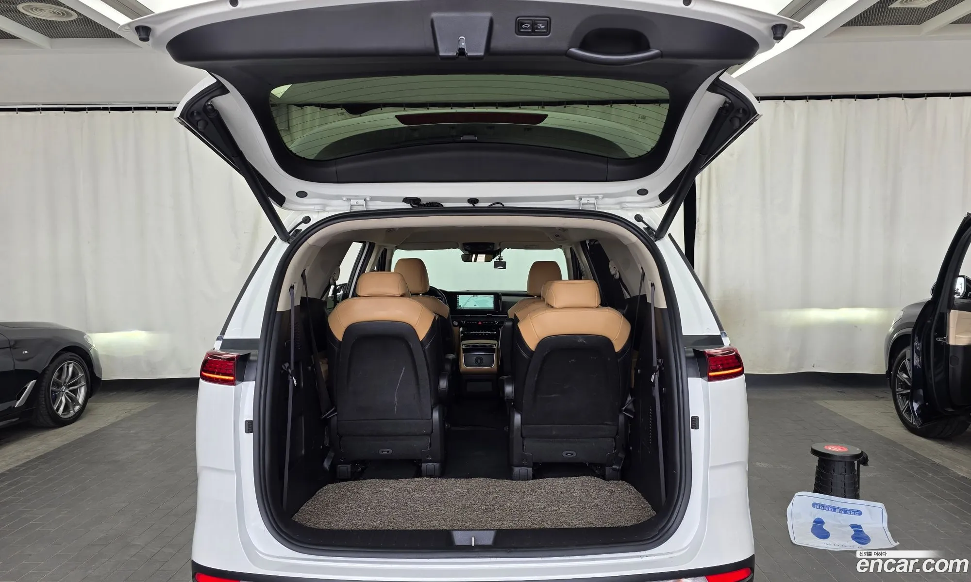 Kia Carnival 2021 KNANC81BBMS129070 — 11