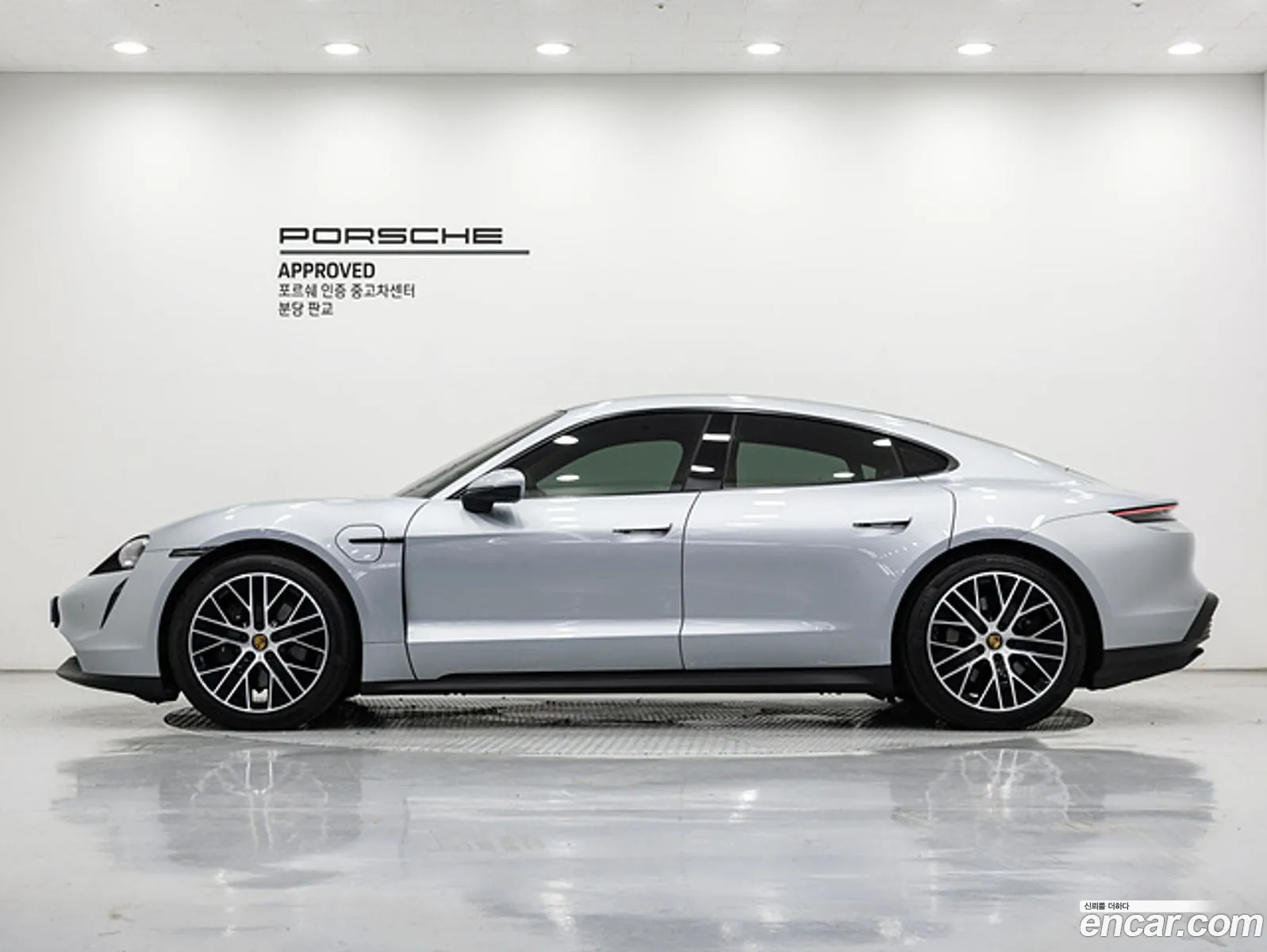 Porsche Taycan 2023 — 3