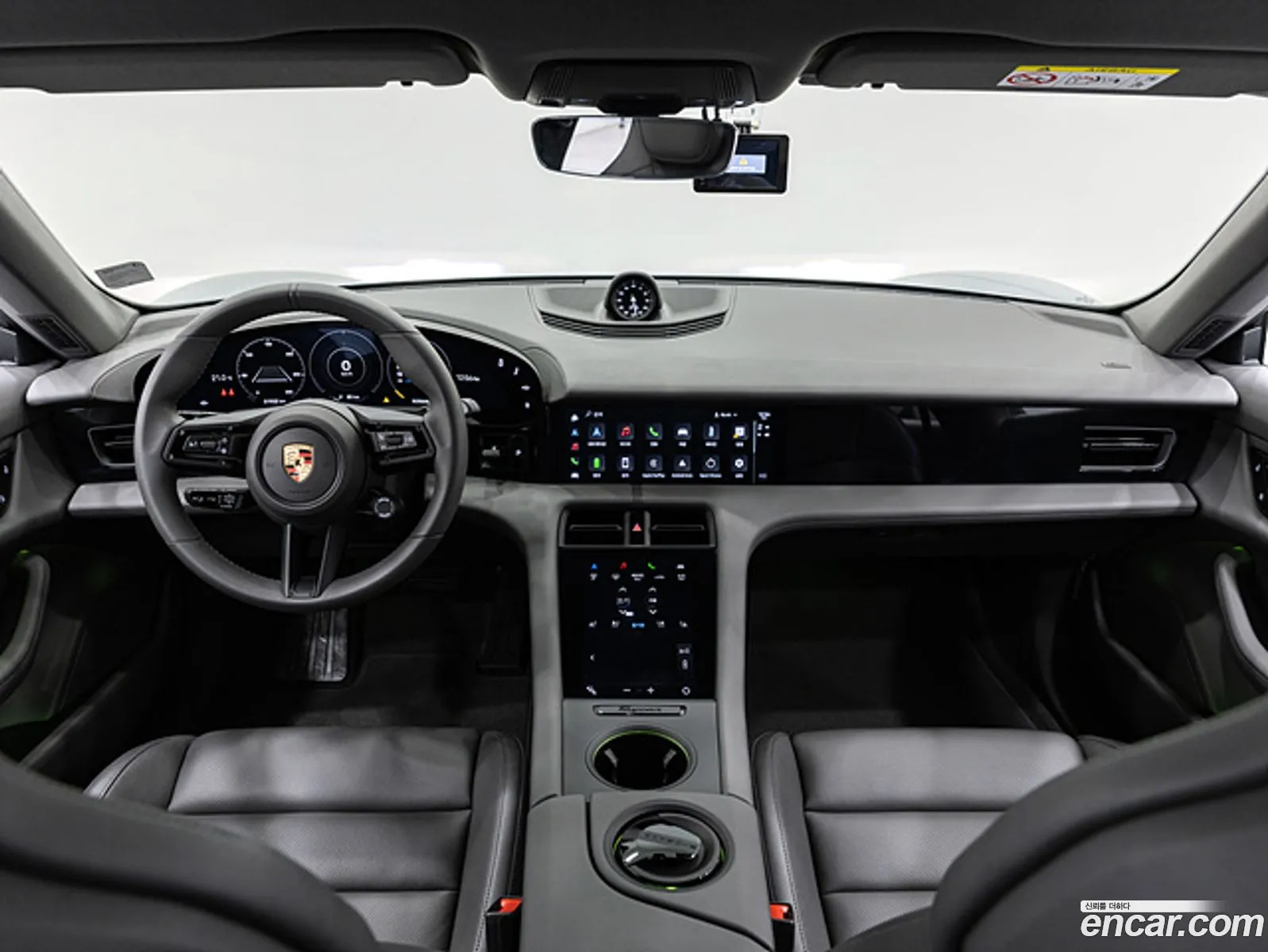 Porsche Taycan 2023 — 11