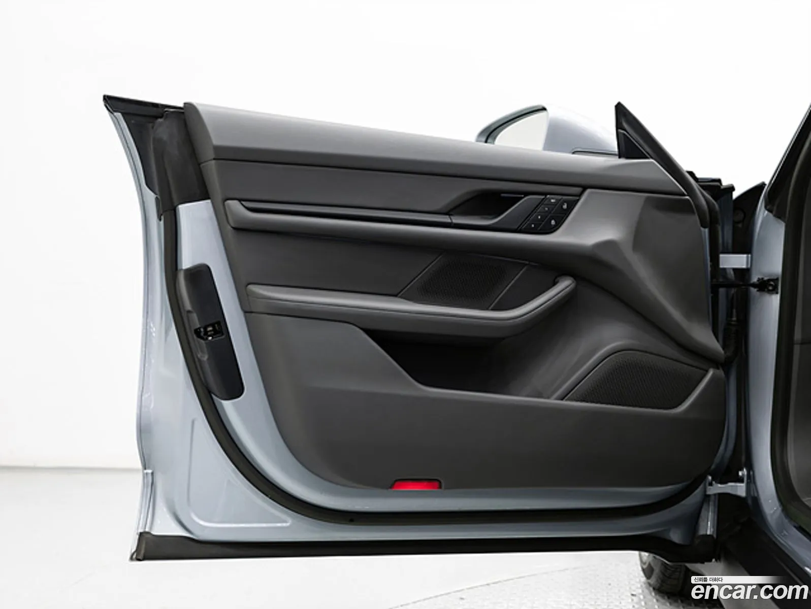 Porsche Taycan 2023 — 20