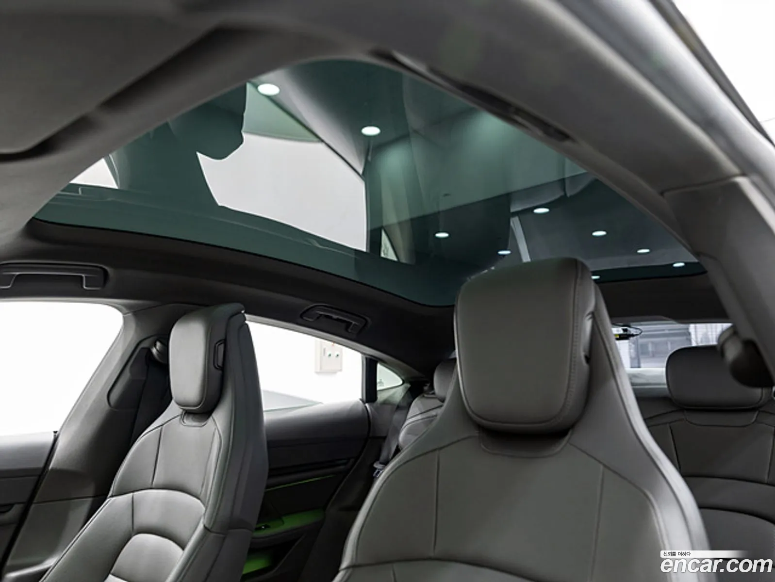 Porsche Taycan 2023 — 16
