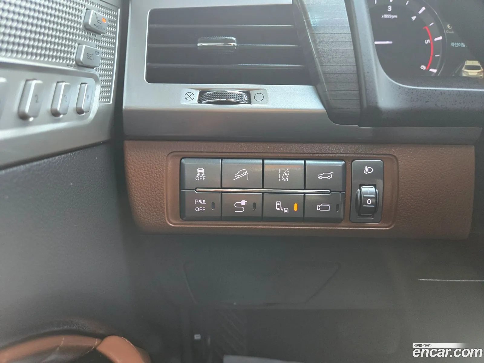 KG Mobility (SsangYong) G4 Rexton 2017 — 4