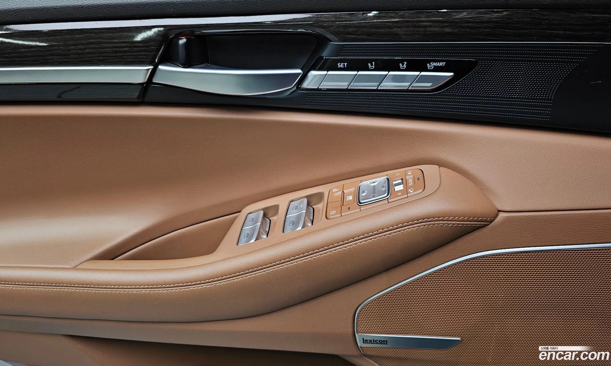 Genesis G90 2019 — 18