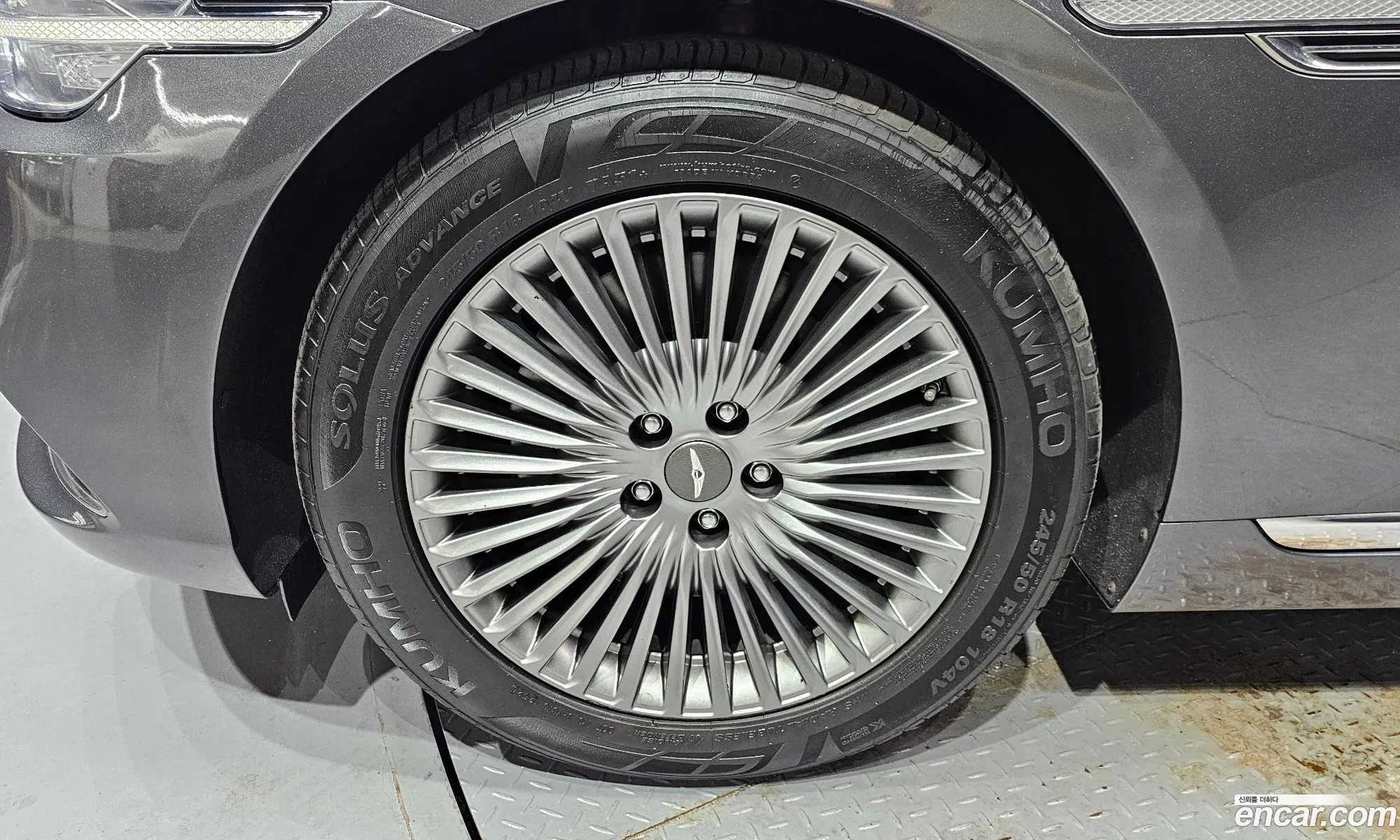 Genesis G90 2019 — 21