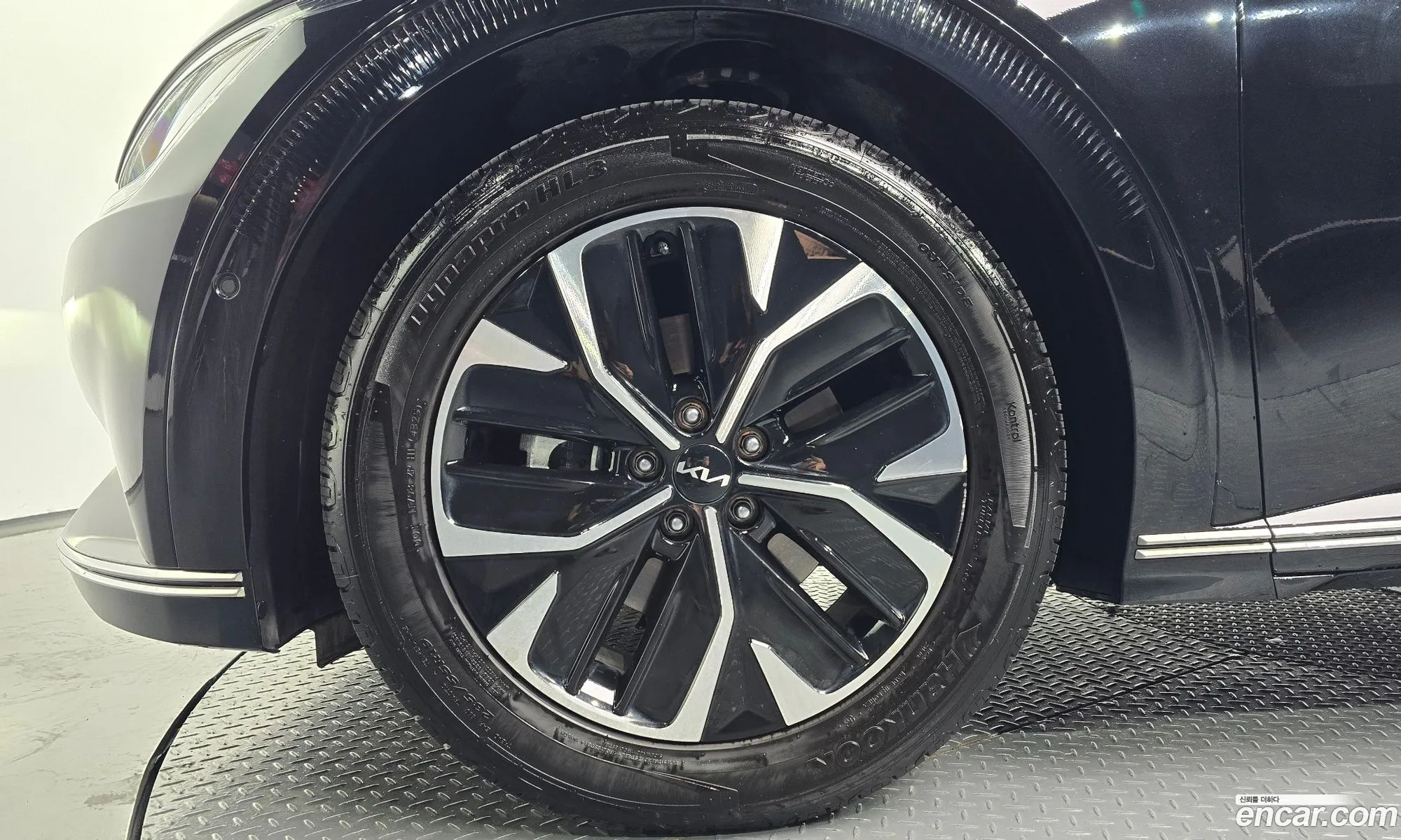 Kia EV6 2023 KNAC381AFPA136492 — 16