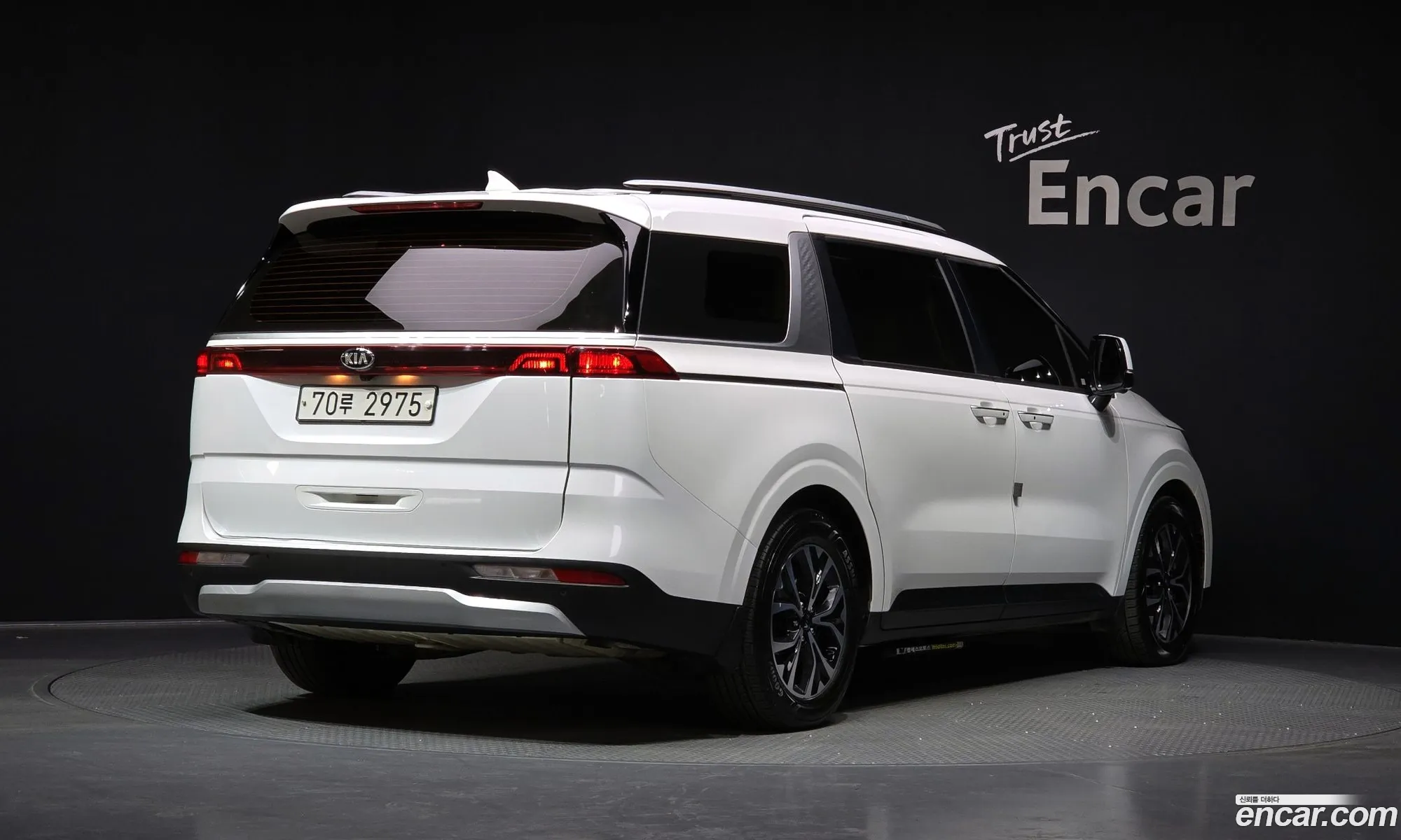 Kia Carnival 2021 KNHNB37BBMS073797 — 2