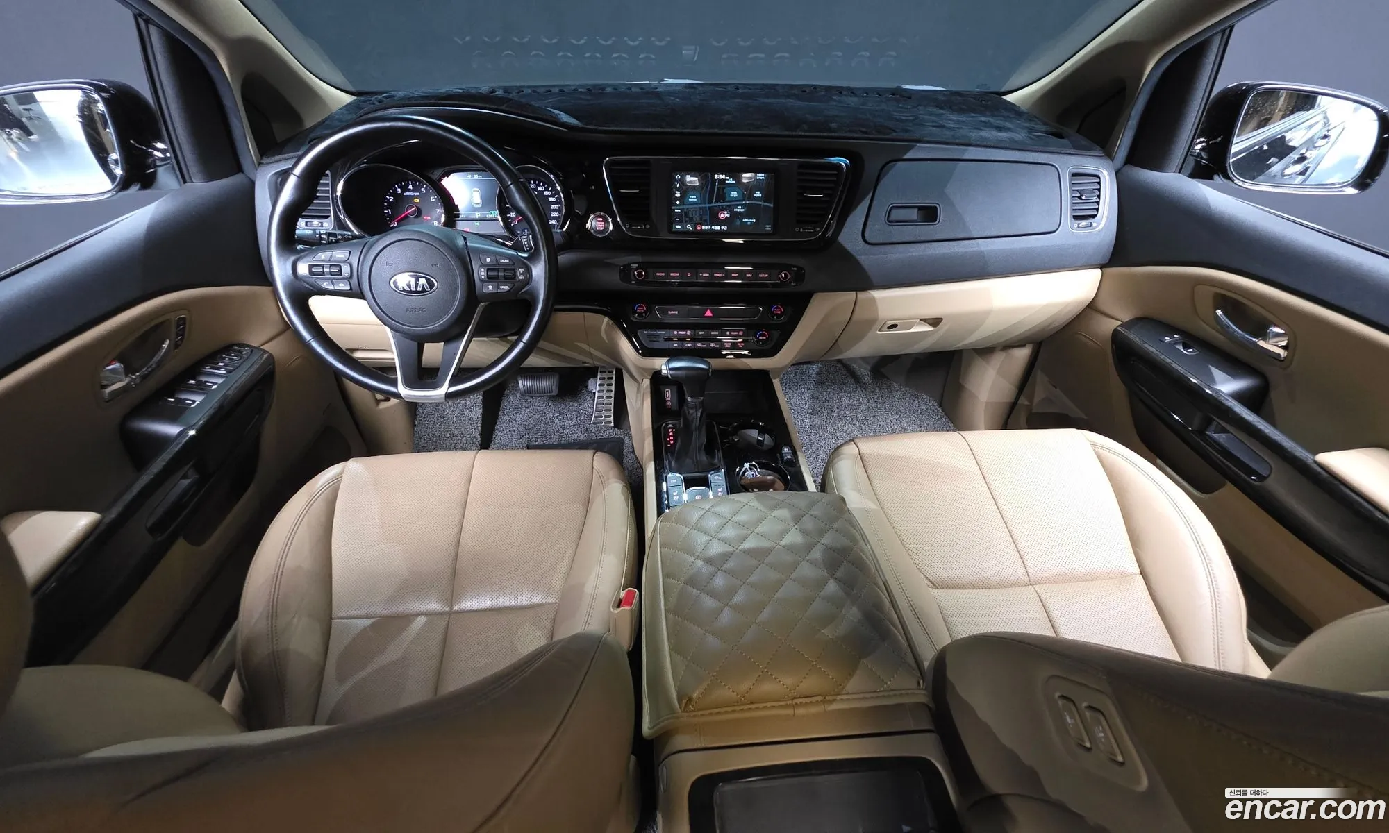 Kia Carnival 2019 KNAME811BKS534934 — 4
