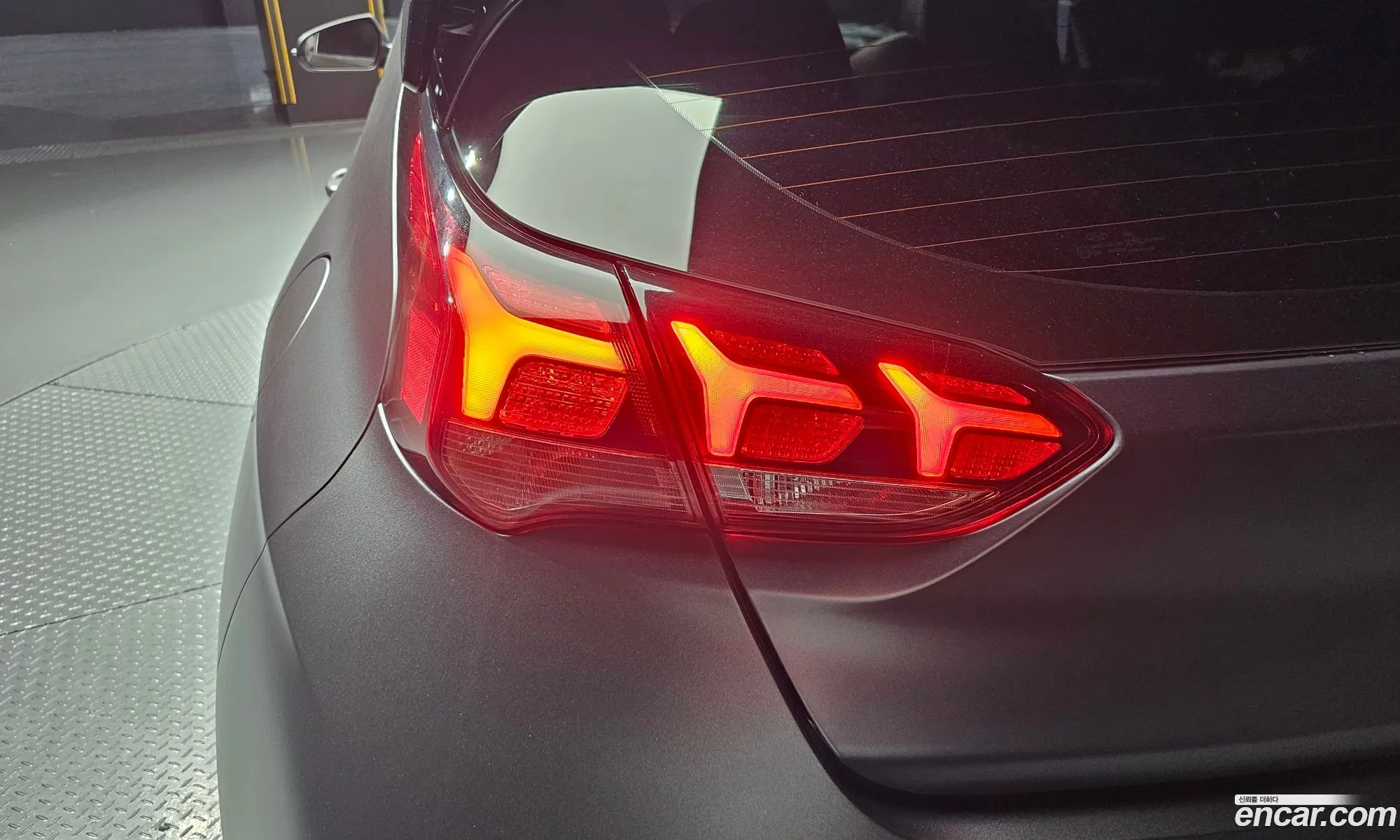 Hyundai Veloster 2018 — 3