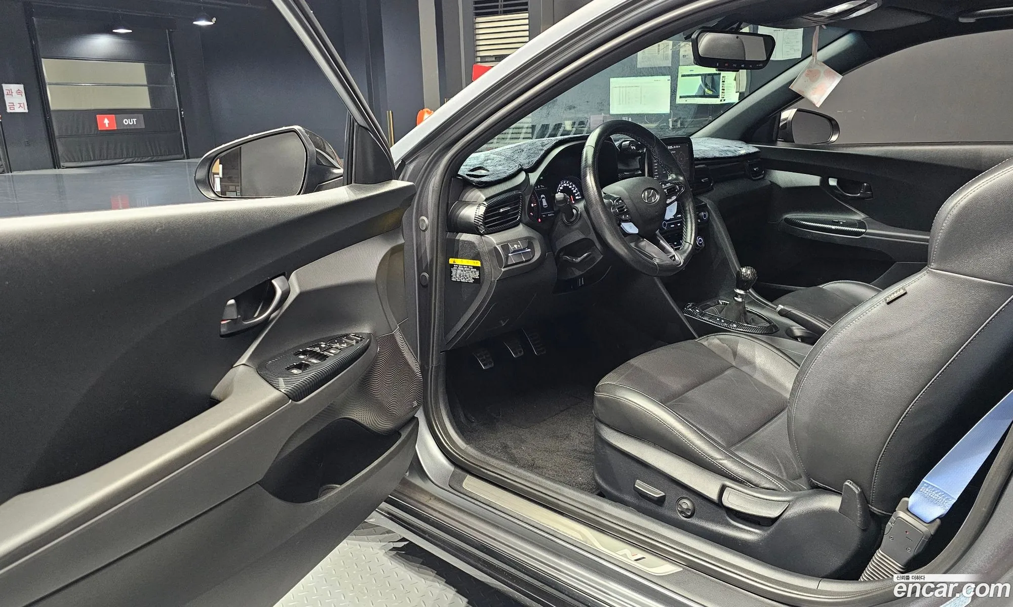 Hyundai Veloster 2018 — 16