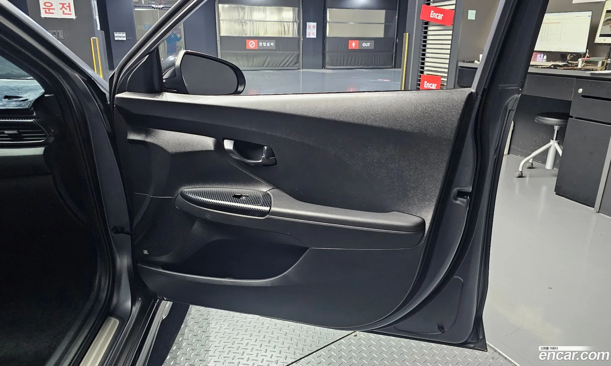 Hyundai Veloster 2018 — 29
