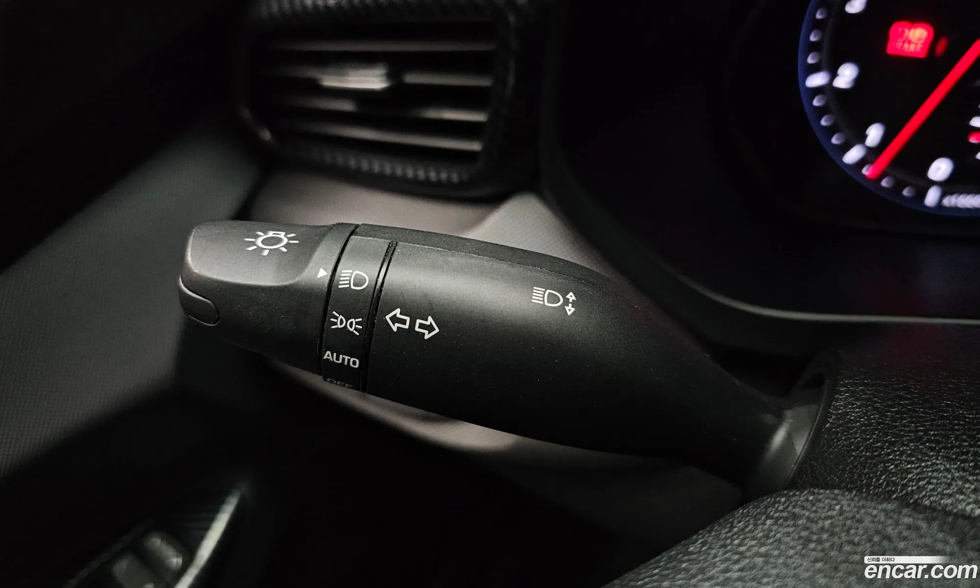 Hyundai Veloster 2018 — 24