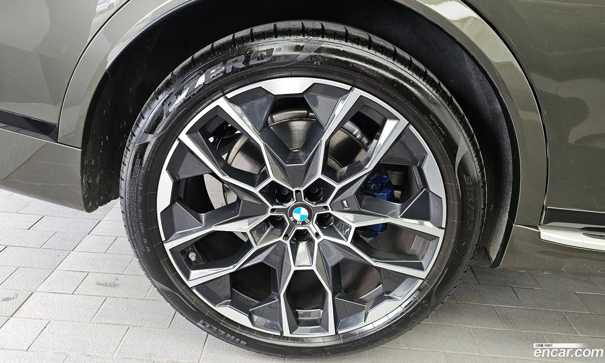 BMW X7 2025 WBA21EM03S9Z84074 — 4
